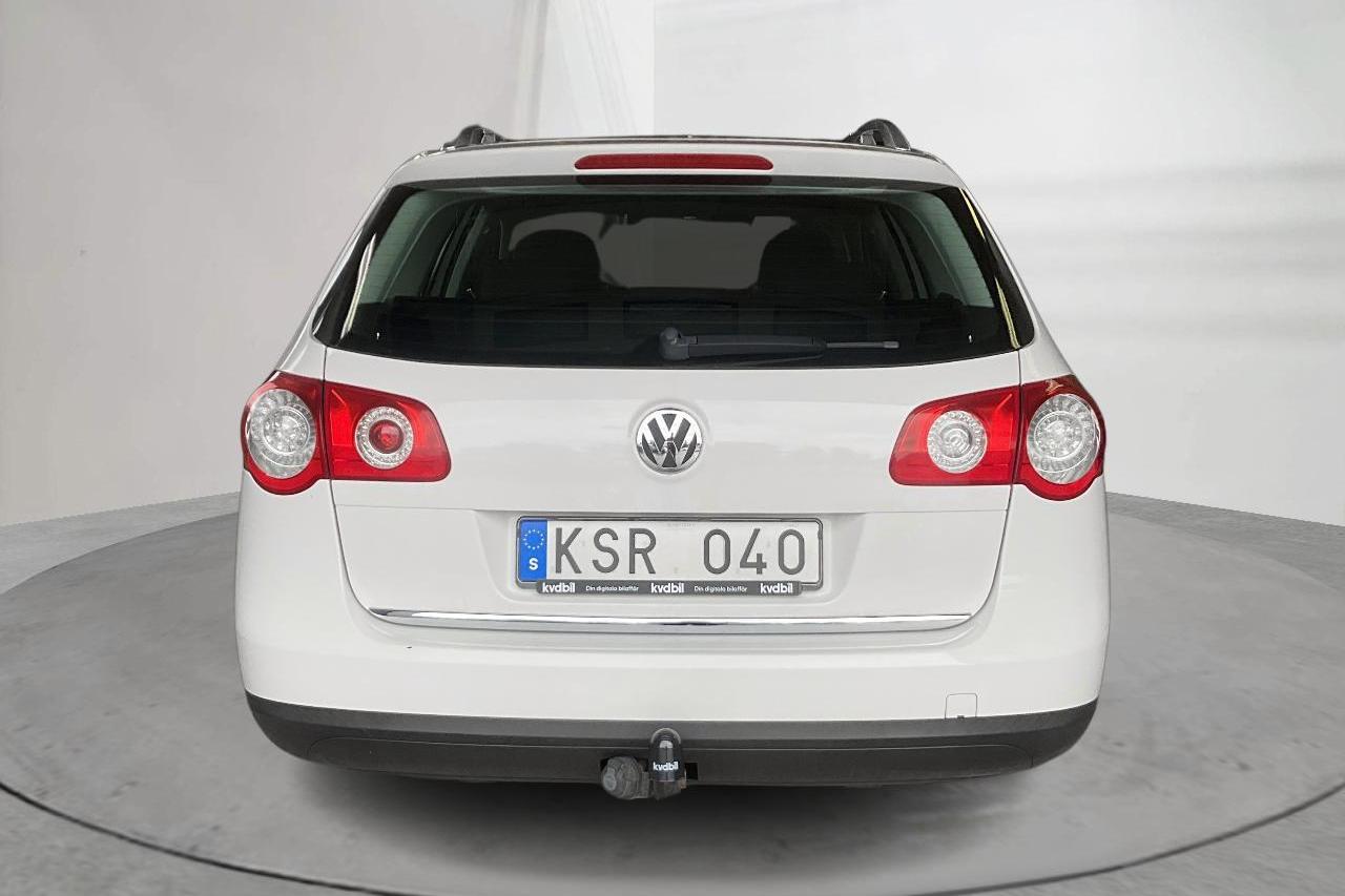 VW Passat 1.4 TSI EcoFuel Variant (150hk) - 102 010 km - Automatyczna - biały - 2010