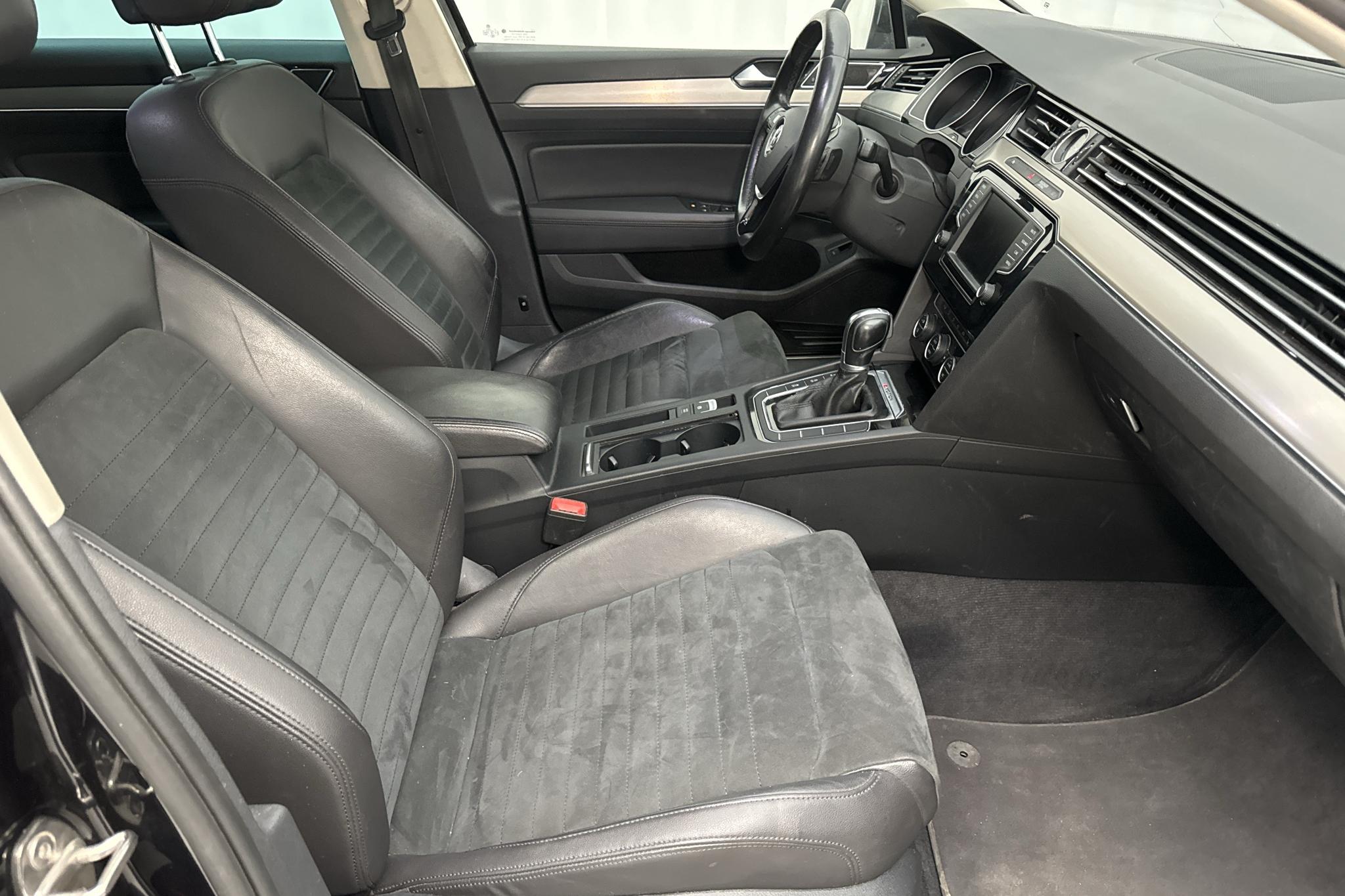 VW Passat 2.0 TDI Sportscombi 4MOTION (190hk) - 291 560 km - Automatic - black - 2016