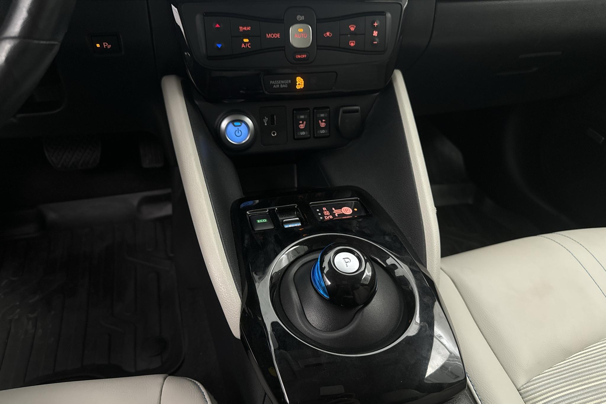 Nissan LEAF 5dr 39 kWh (150hk) - 62 920 km - Automaattinen - valkoinen - 2018