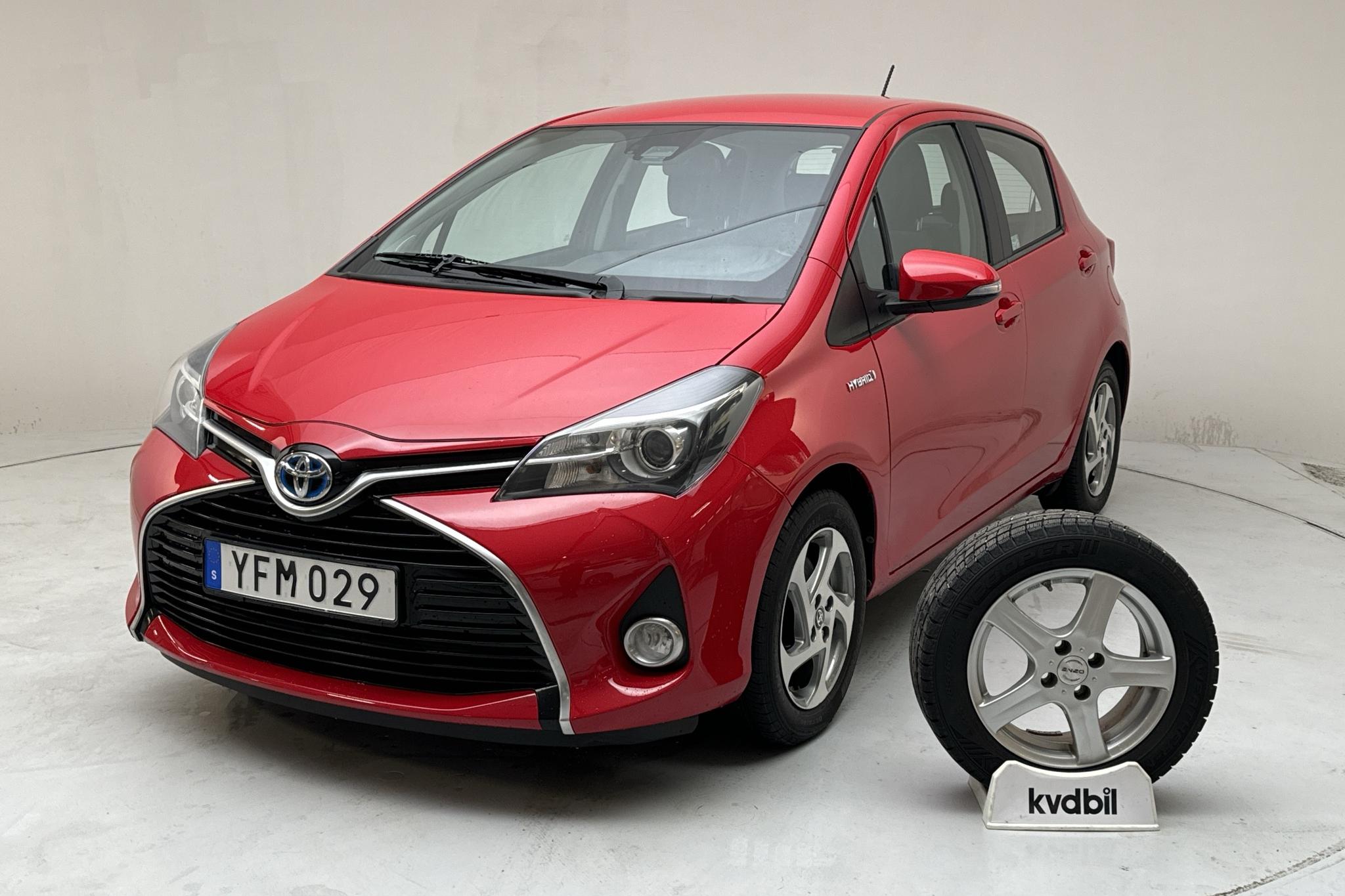 Toyota Yaris 1.5 HSD 5dr (75hk) - 82 110 km - Automatic - red - 2016