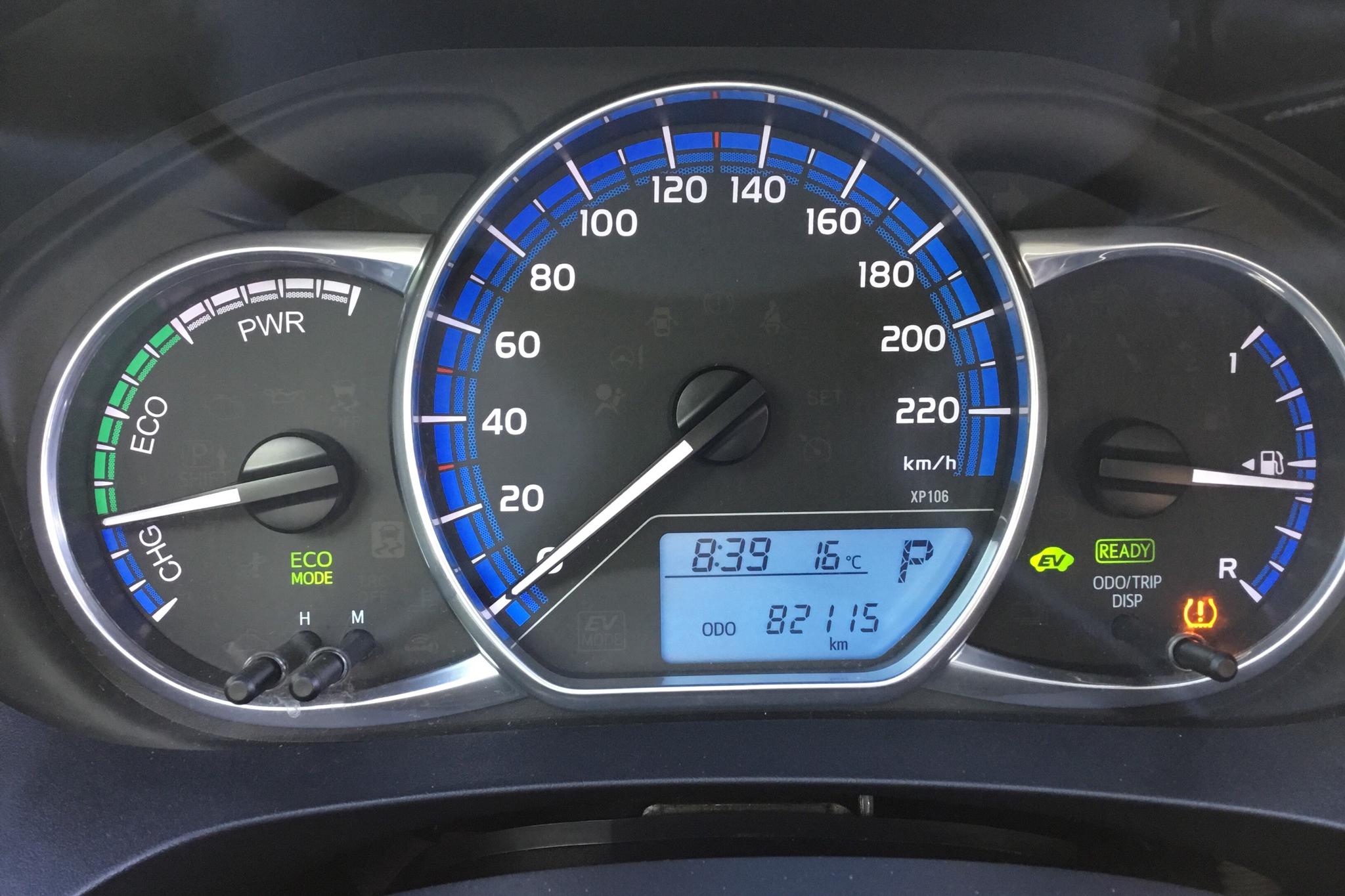 Toyota Yaris 1.5 HSD 5dr (75hk) - 82 110 km - Automatyczna - czerwony - 2016