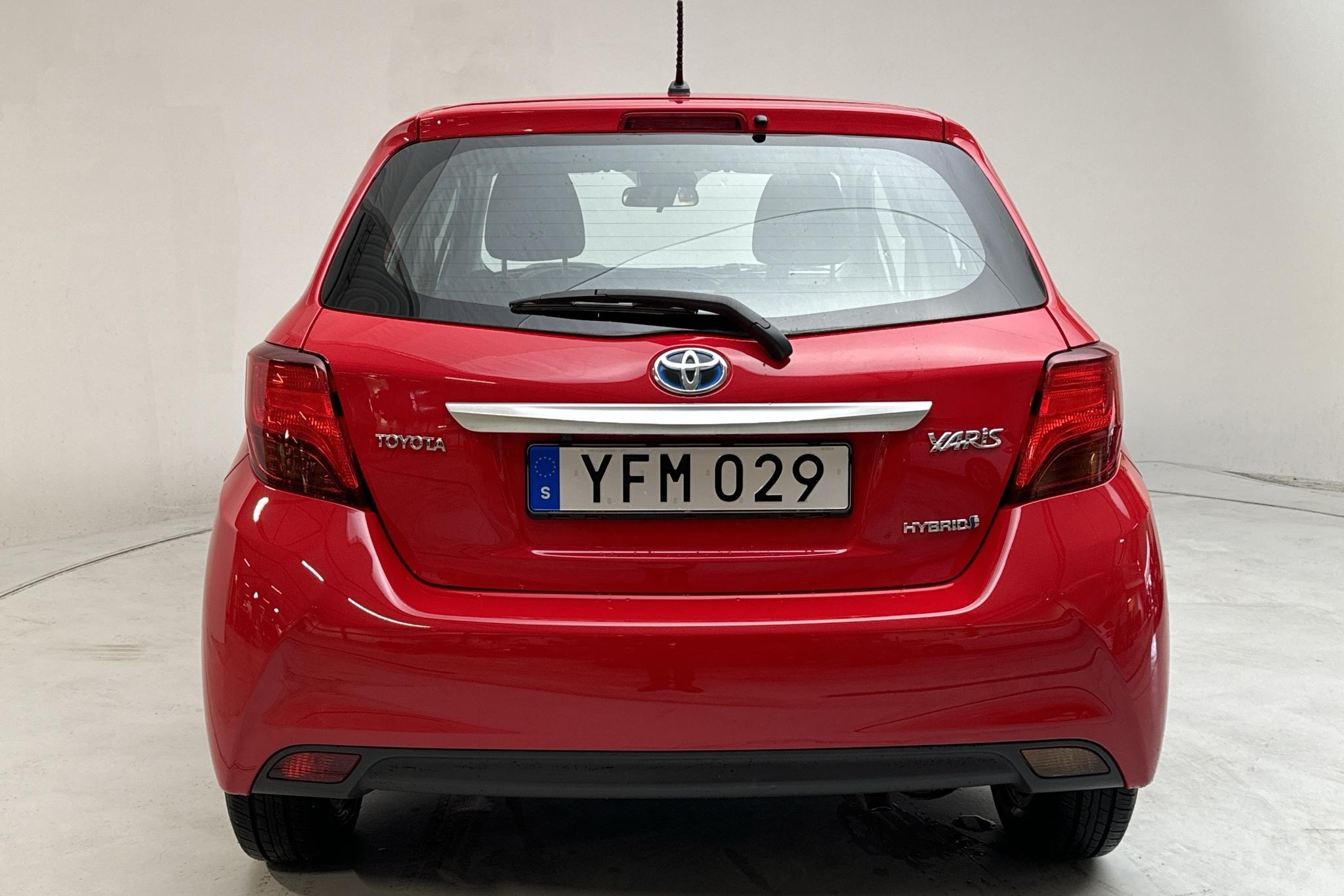 Toyota Yaris 1.5 HSD 5dr (75hk) - 82 110 km - Automatic - red - 2016