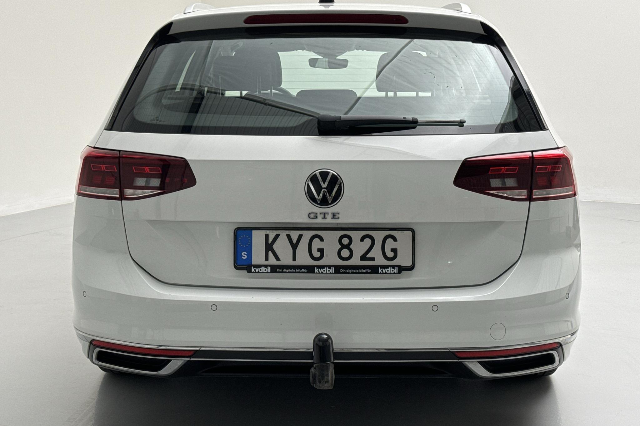 VW Passat 1.4 GTE Sportscombi (218hk) - 47 390 km - Automaattinen - valkoinen - 2022