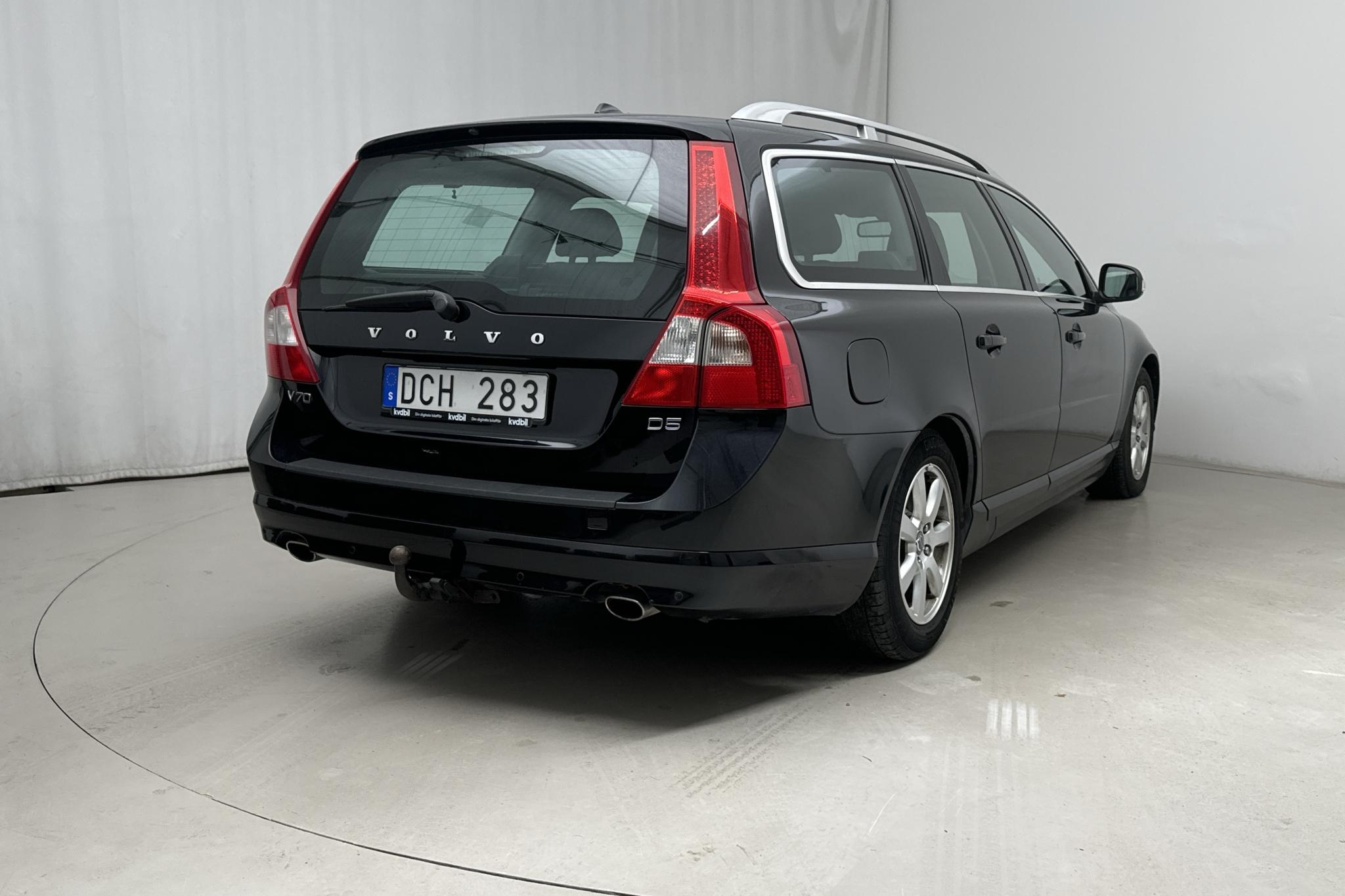 Volvo V70 II D5 (205hk) - 25 762 mil - Manuell - svart - 2011