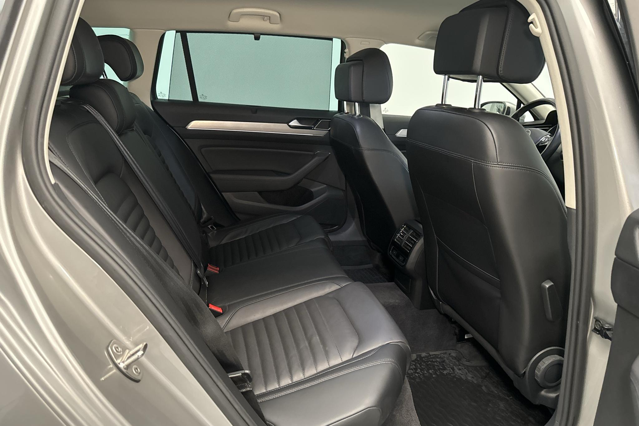 VW Passat 2.0 TDI Sportscombi 4MOTION (190hk) - 131 170 km - Automaattinen - hopea - 2015