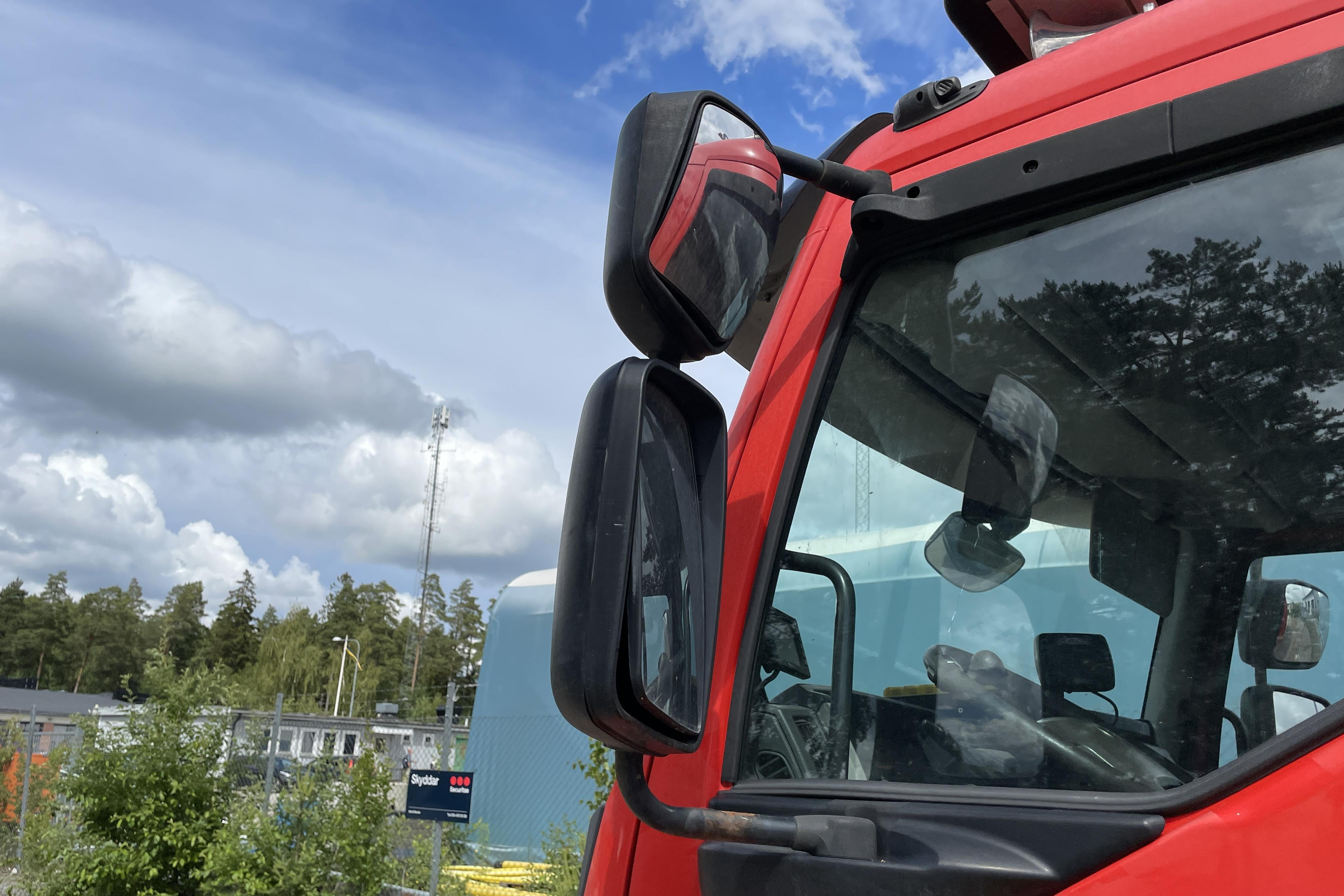 Volvo FL240 - 275 969 km - Automatic - red - 2016