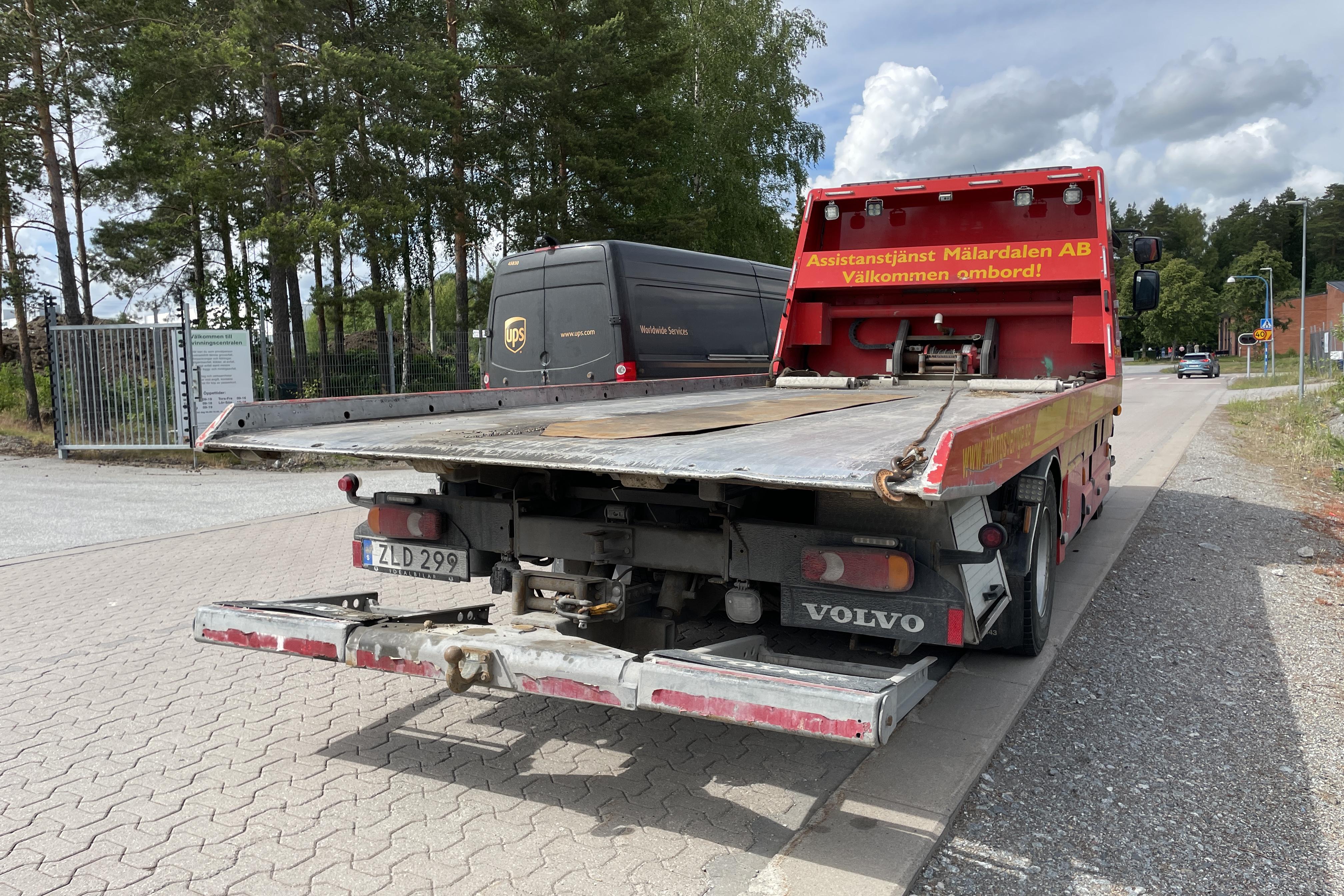 Volvo FL240 - 275 969 km - Automatic - red - 2016