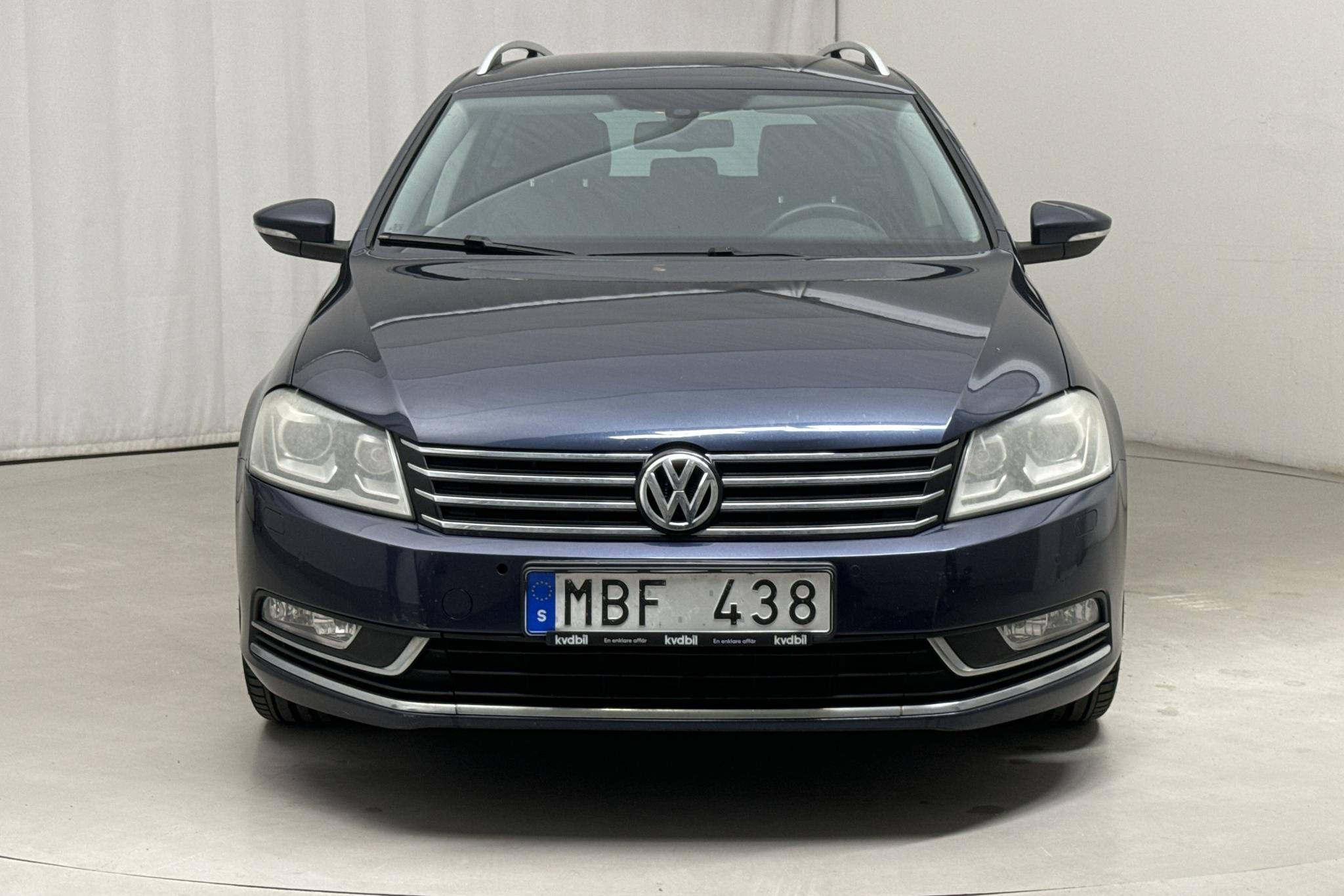 VW Passat 2.0 TDI BlueMotion Technology Variant (140hk) - 192 200 km - Käsitsi - Dark Blue - 2012