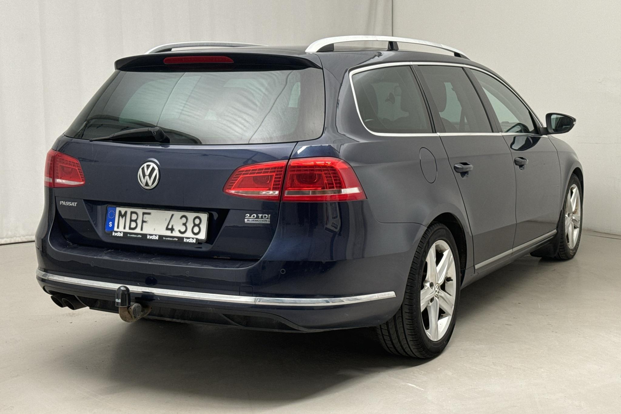 VW Passat 2.0 TDI BlueMotion Technology Variant (140hk) - 192 200 km - Manual - Dark Blue - 2012