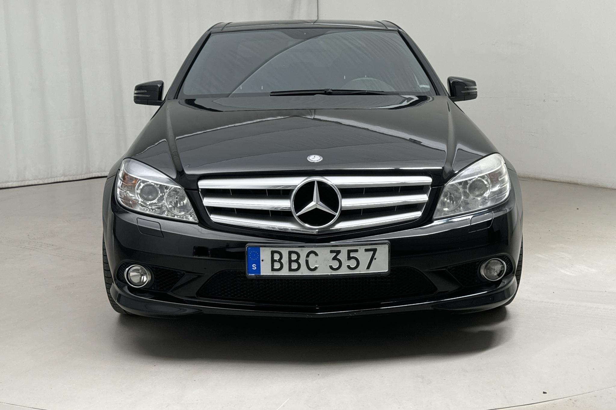 Mercedes C 200 CDI W204 (136hk) - 202 890 km - Automatic - black - 2010