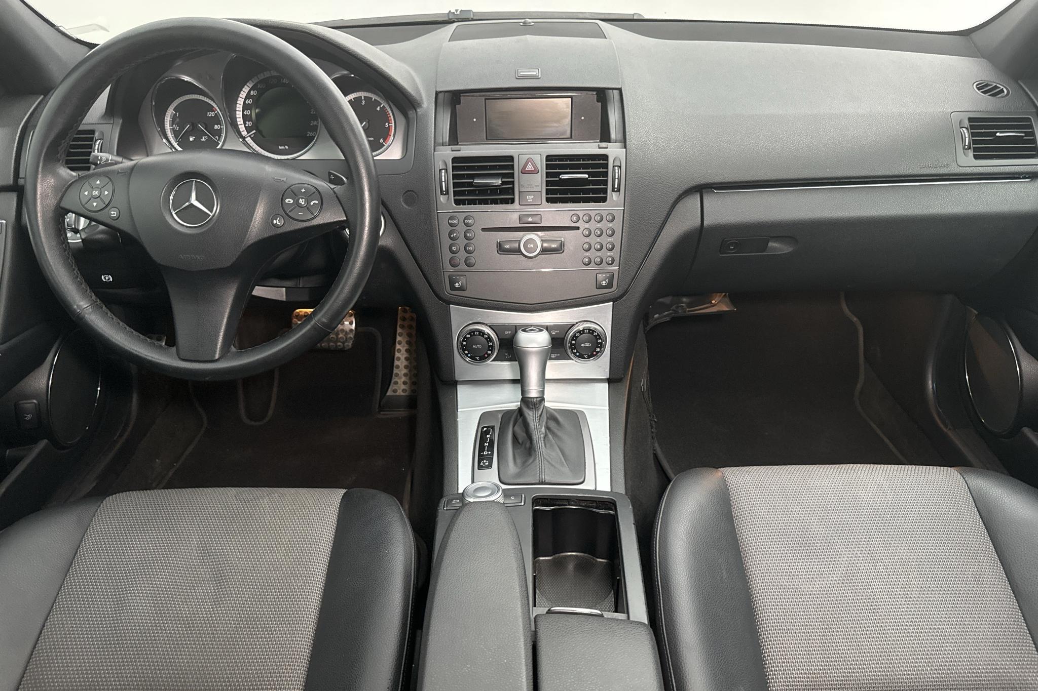 Mercedes C 200 CDI W204 (136hk) - 202 890 km - Automaatne - must - 2010