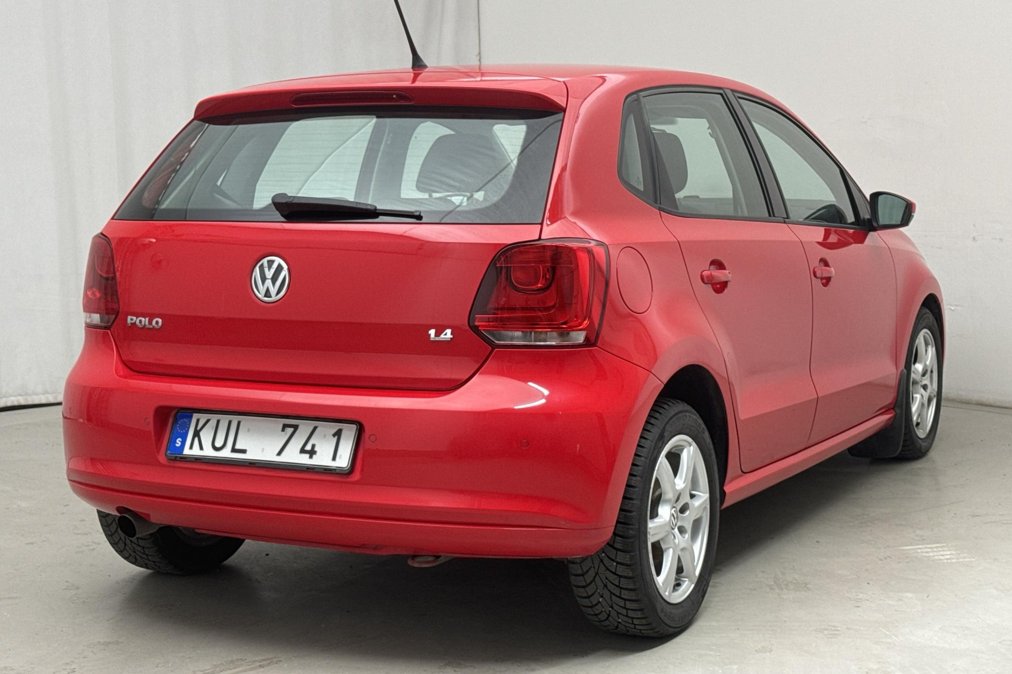 VW Polo 1.4 5dr (85hk) - 94 590 km - Manual - red - 2011