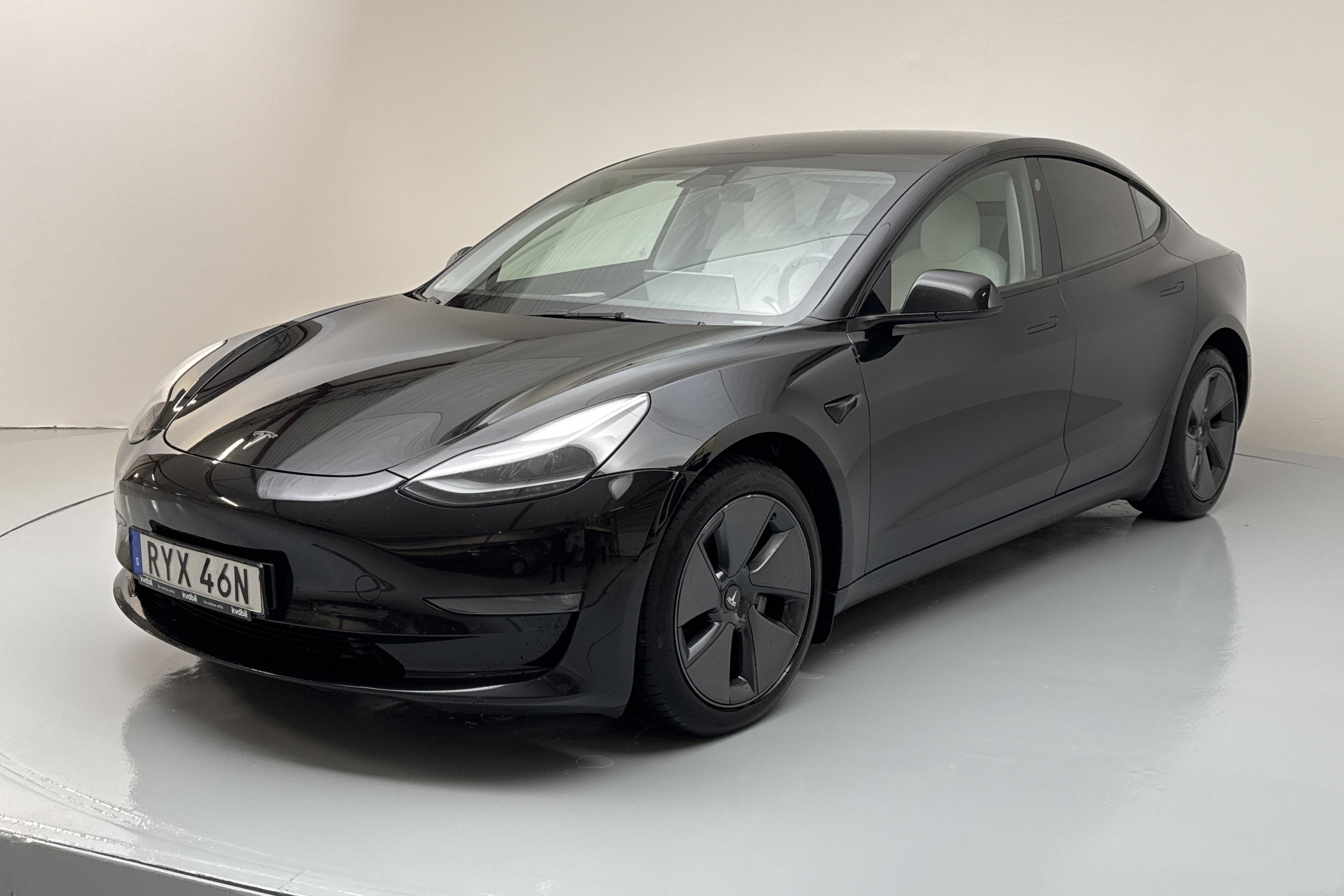 Tesla Model 3 Long Range Dual Motor AWD - 120 130 km - Automatic - black - 2021