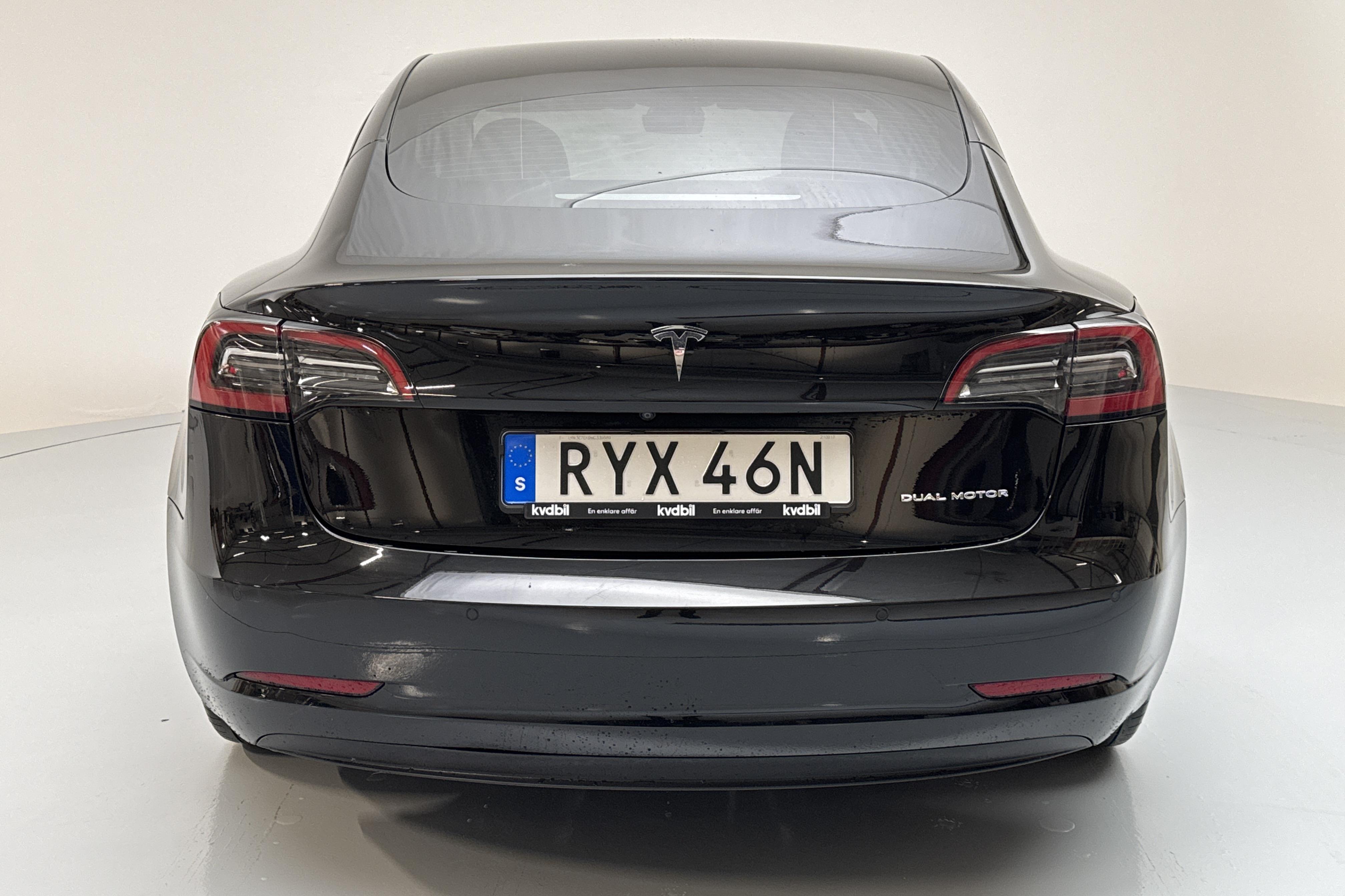 Tesla Model 3 Long Range Dual Motor AWD - 120 130 km - Automatic - black - 2021