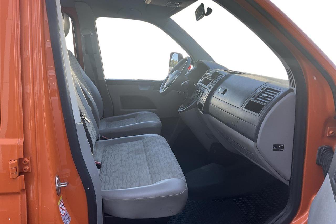 VW Transporter T5 2.0 TDI Pickup 4MOTION (140hk) - 21 826 mil - Manuell - orange - 2012