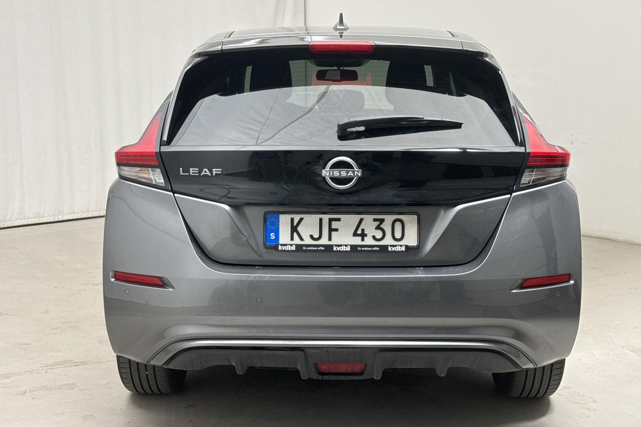 Nissan LEAF 5dr 39 kWh (150hk) - 13 510 km - Automatic - gray - 2023