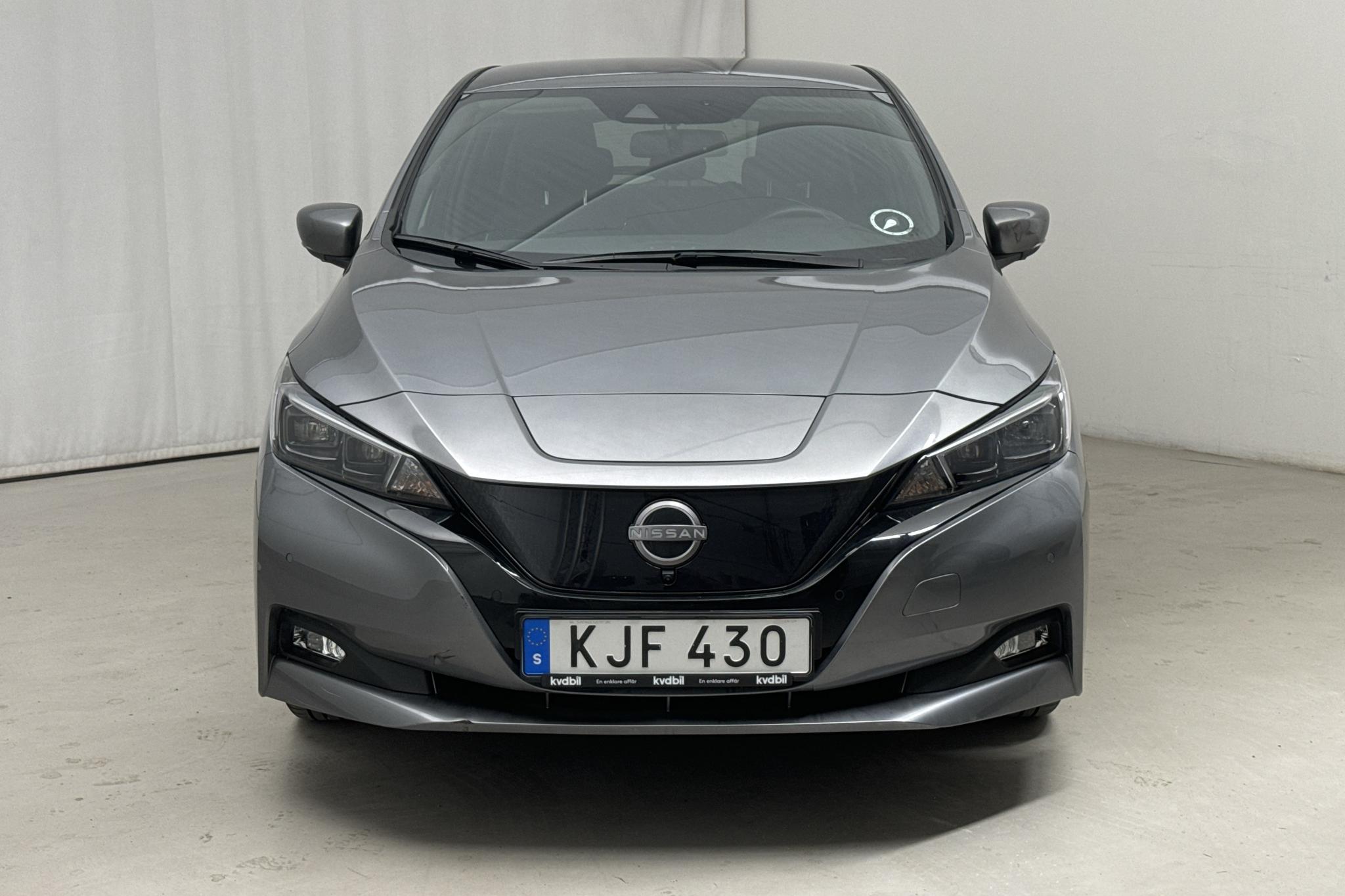 Nissan LEAF 5dr 39 kWh (150hk) - 1 351 mil - Automat - grå - 2023