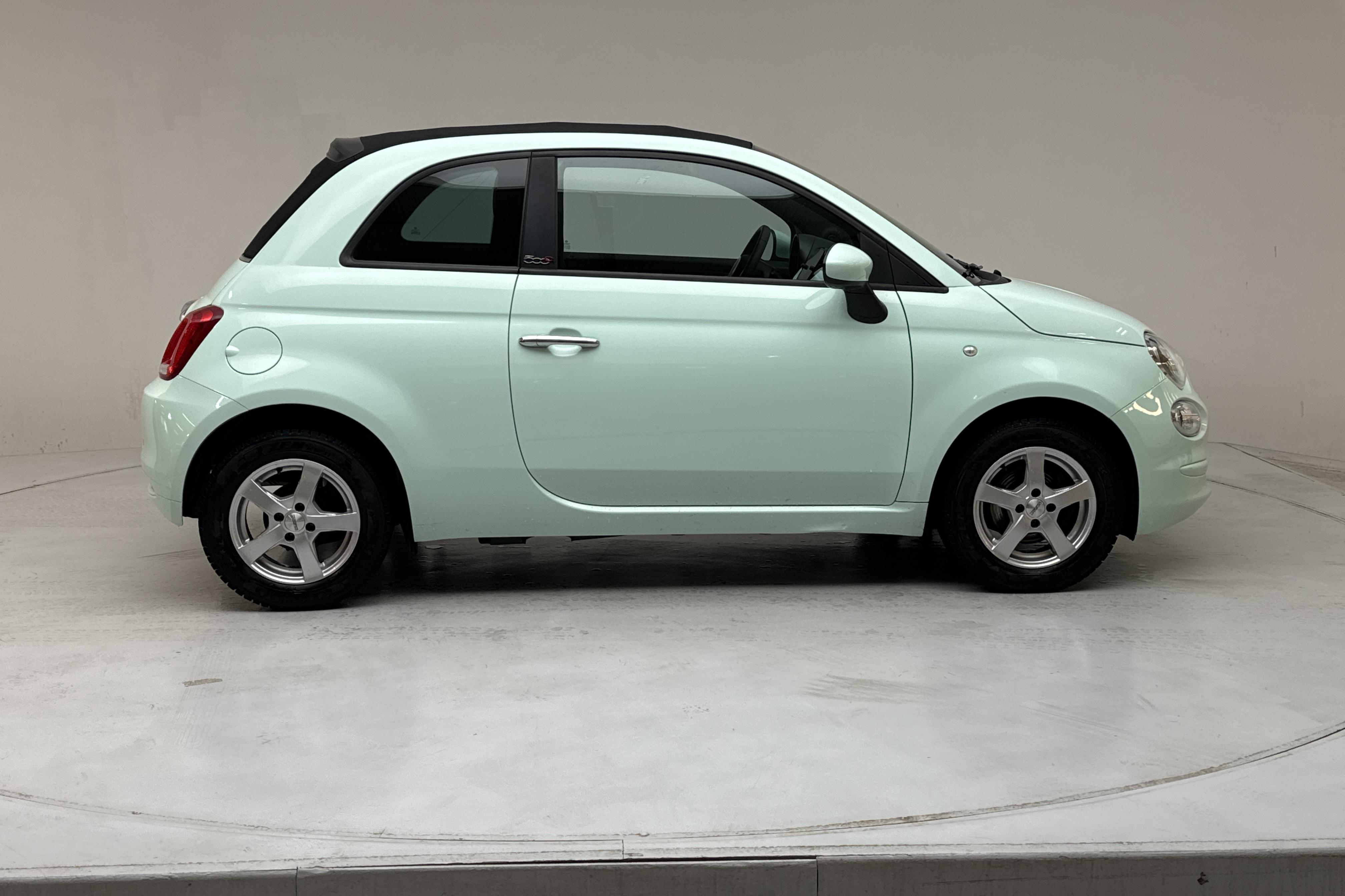 Fiat 500C Hybrid (70hk) - 50 400 km - Manualna - zielony - 2020