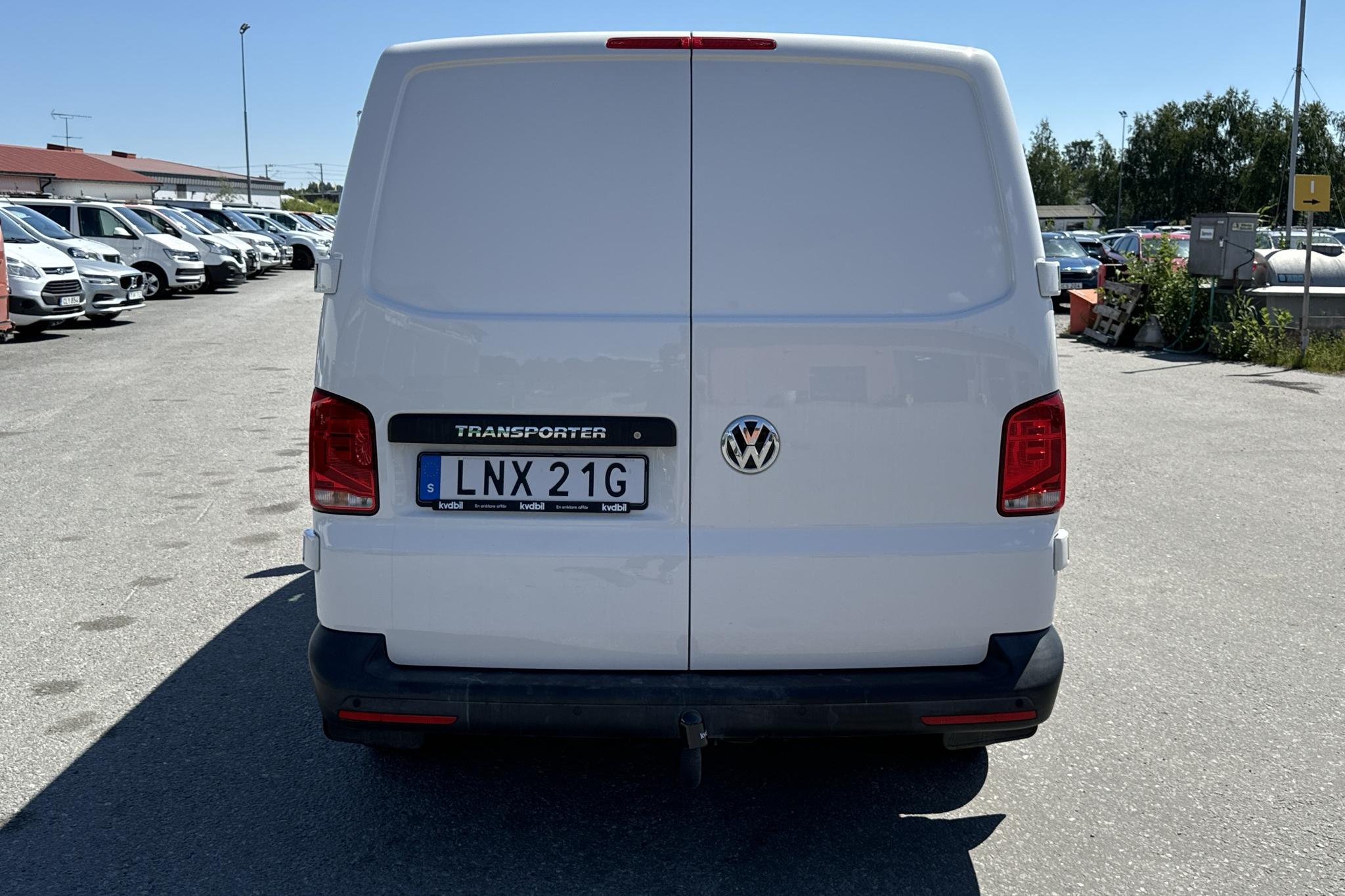 VW Transporter T6 2.0 TDI BMT Skåp (150hk) - 128 120 km - Automatyczna - biały - 2020