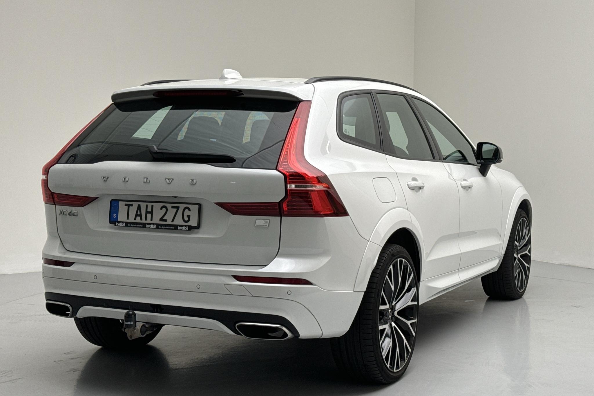 Volvo XC60 T6 AWD Recharge (340hk) - 66 120 km - Automatyczna - biały - 2021