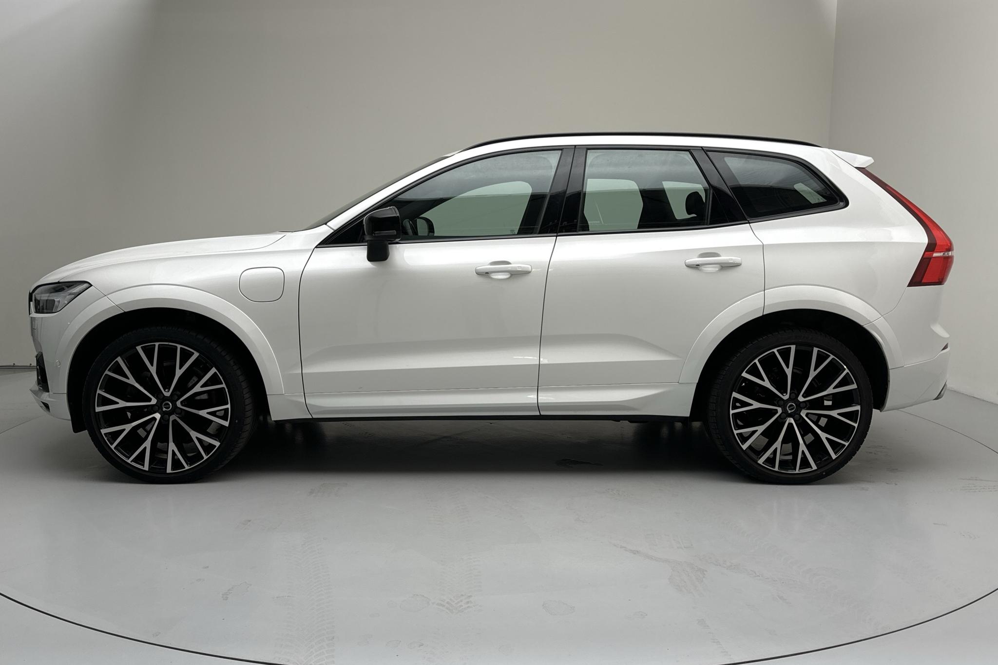 Volvo XC60 T6 AWD Recharge (340hk) - 66 120 km - Automatic - white - 2021