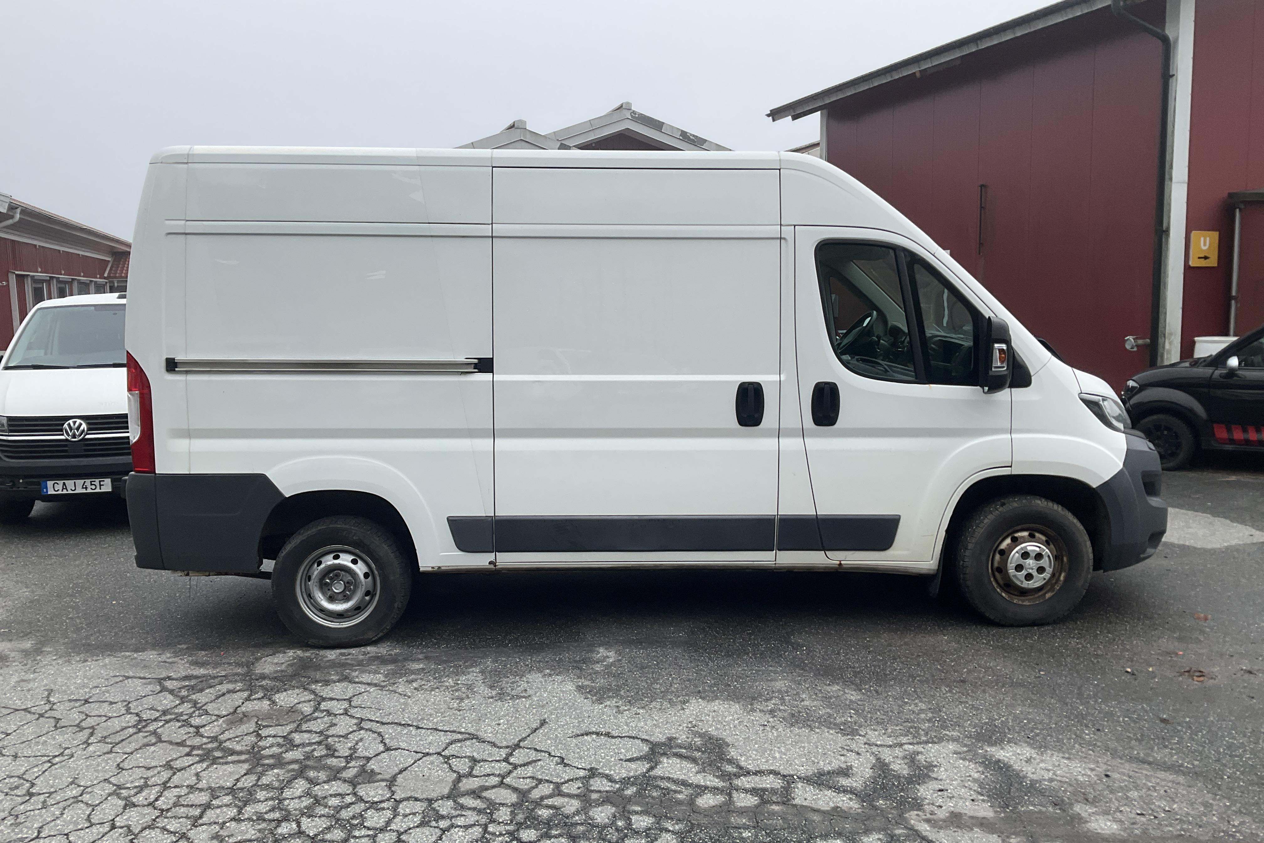 Peugeot Boxer 335 2.0 BlueHDi Skåp (130hk) - 215 710 km - Käsitsi - valge - 2017