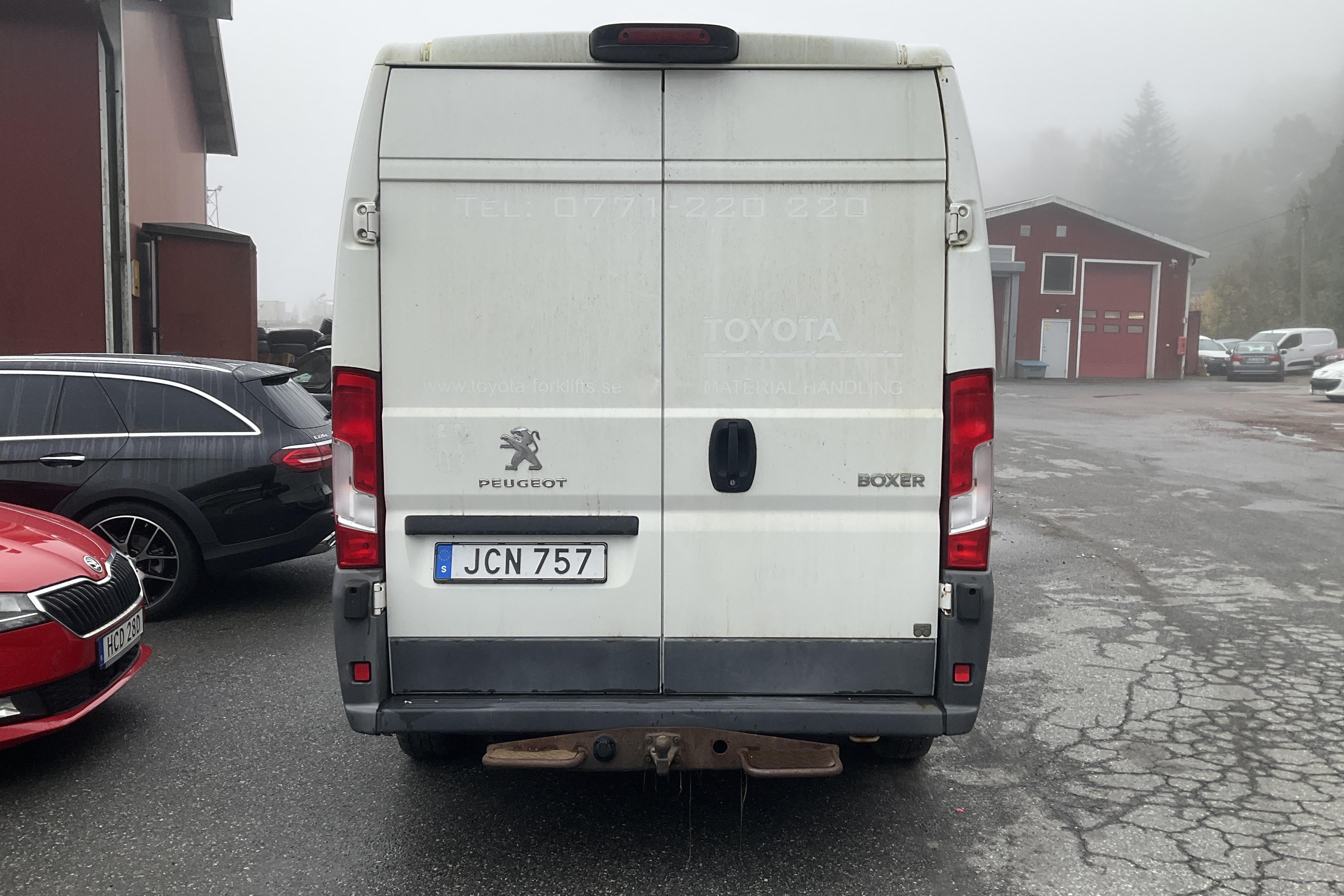 Peugeot Boxer 335 2.0 BlueHDi Skåp (130hk) - 215 710 km - Manualna - biały - 2017