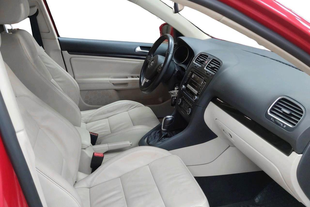 VW Golf VI 1.6 TDI BlueMotion Technology Variant (105hk) - 210 140 km - Automaattinen - punainen - 2013