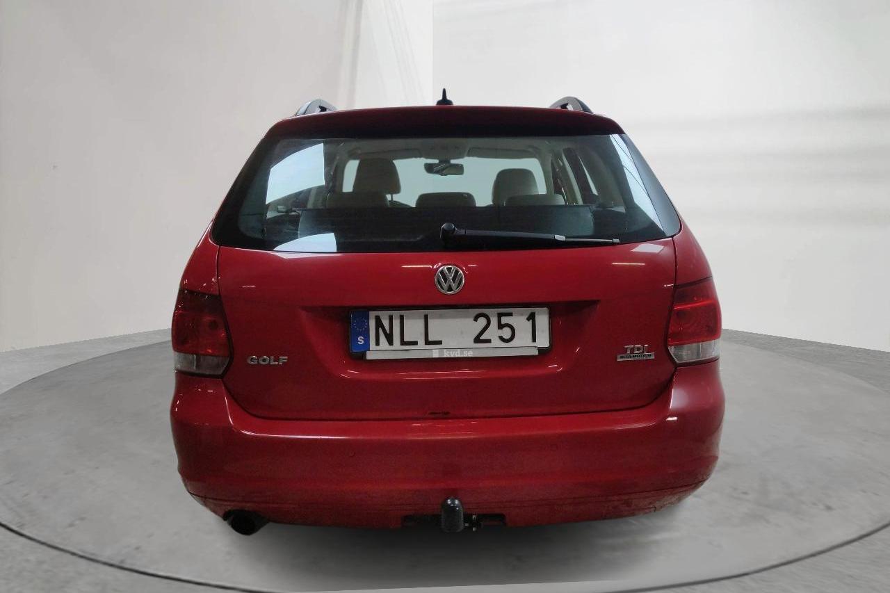 VW Golf VI 1.6 TDI BlueMotion Technology Variant (105hk) - 210 140 km - Automaattinen - punainen - 2013