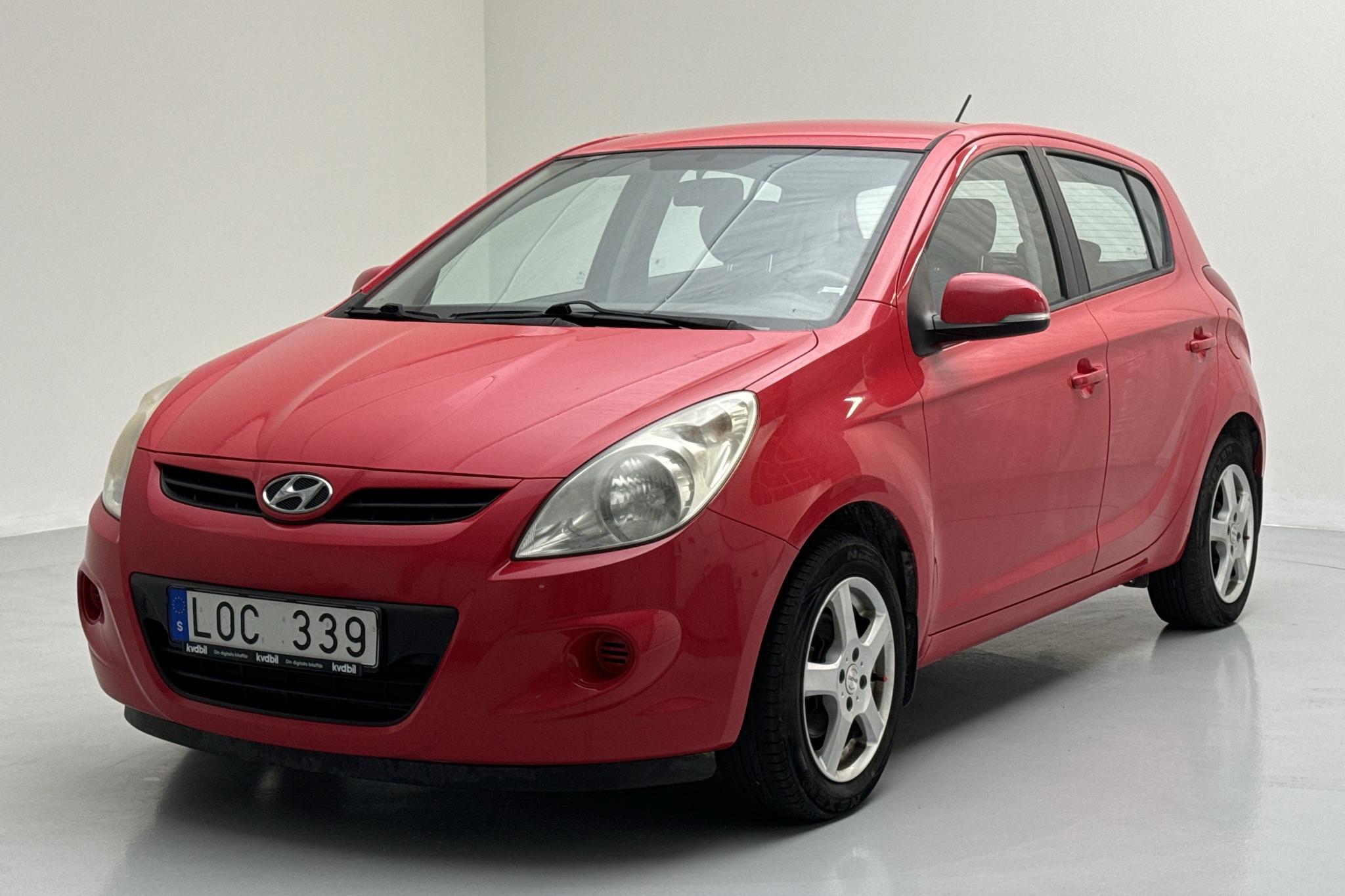 Hyundai i20 1.4 (100hk) - 191 210 km - Manuaalinen - punainen - 2011