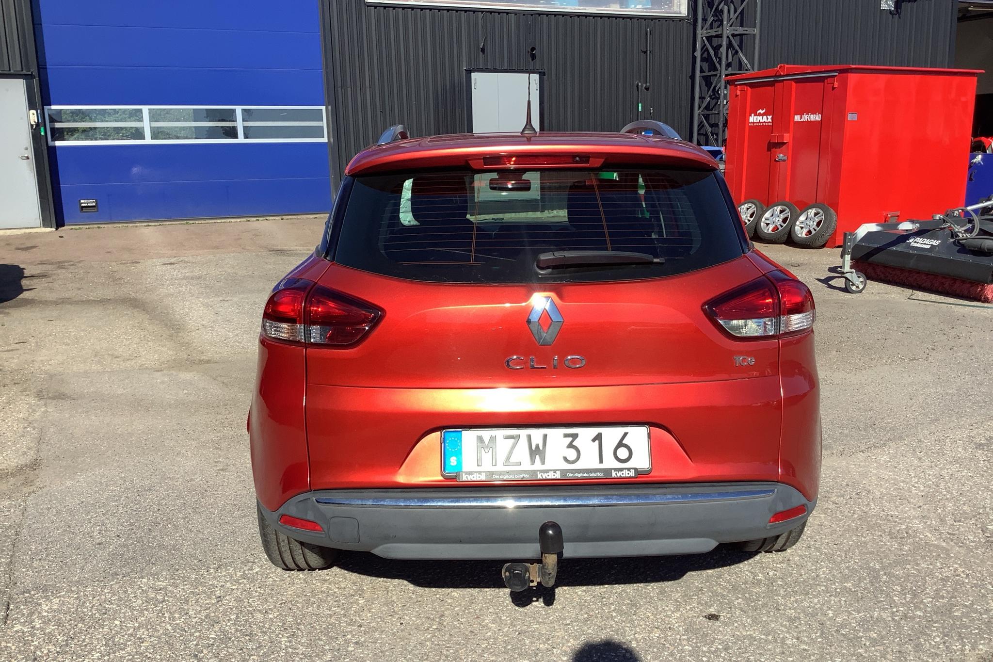 Renault Clio IV 0.9 TCe 90 Sports Tourer (90hk) - 98 820 km - Manual - red - 2015