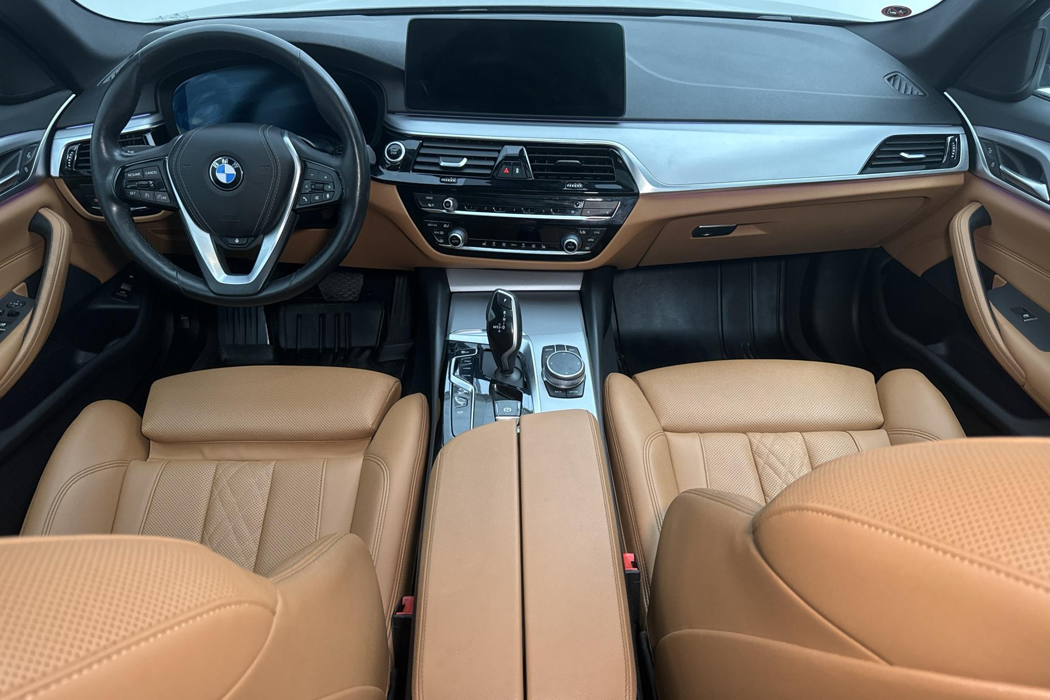 BMW 530e xDrive Touring, G31 12kWh LCI (292hk) - 7 138 mil - Automat - grå - 2021