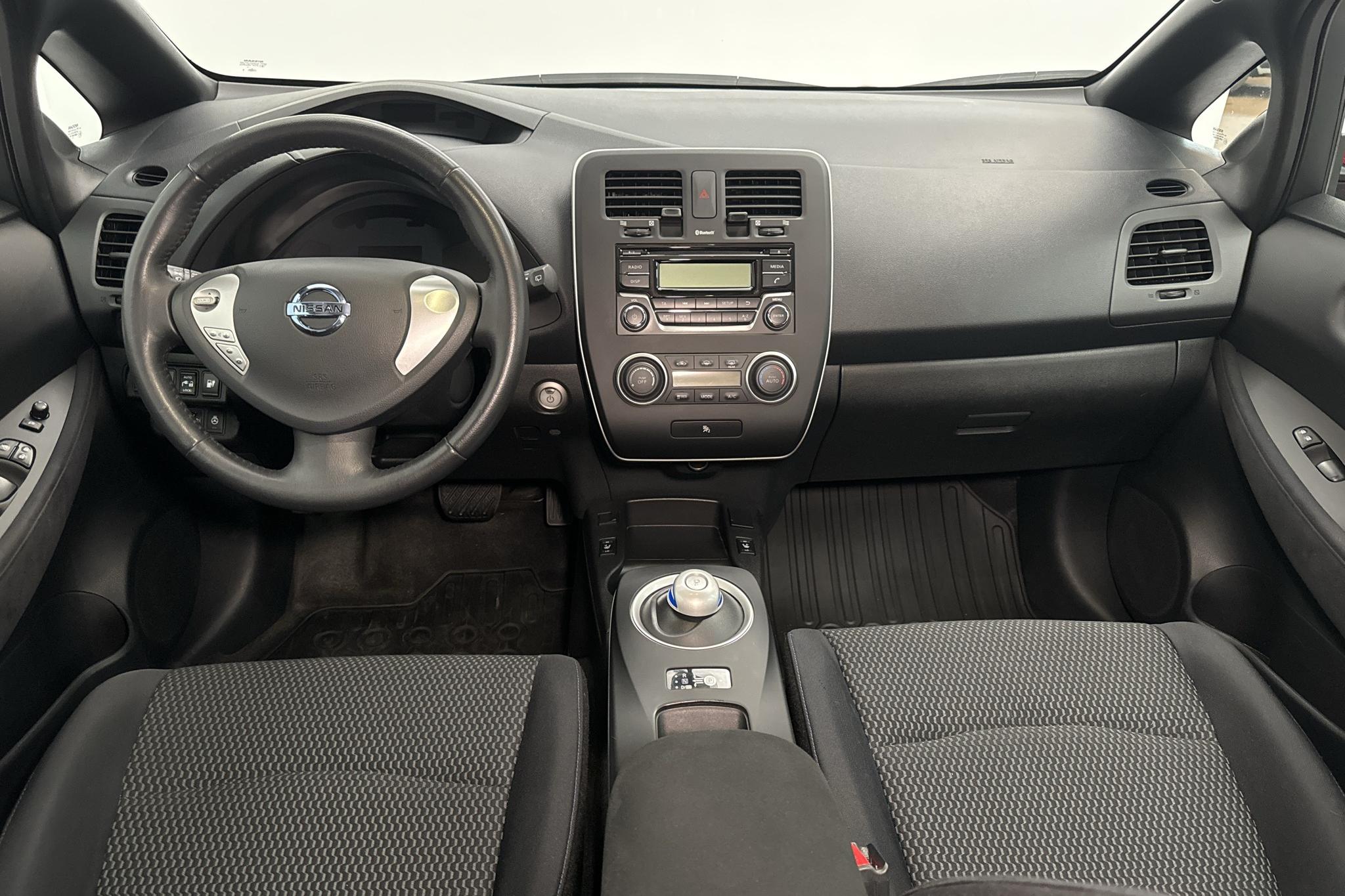 Nissan LEAF 5dr (109hk) - 13 560 km - Automaatne - punane - 2017
