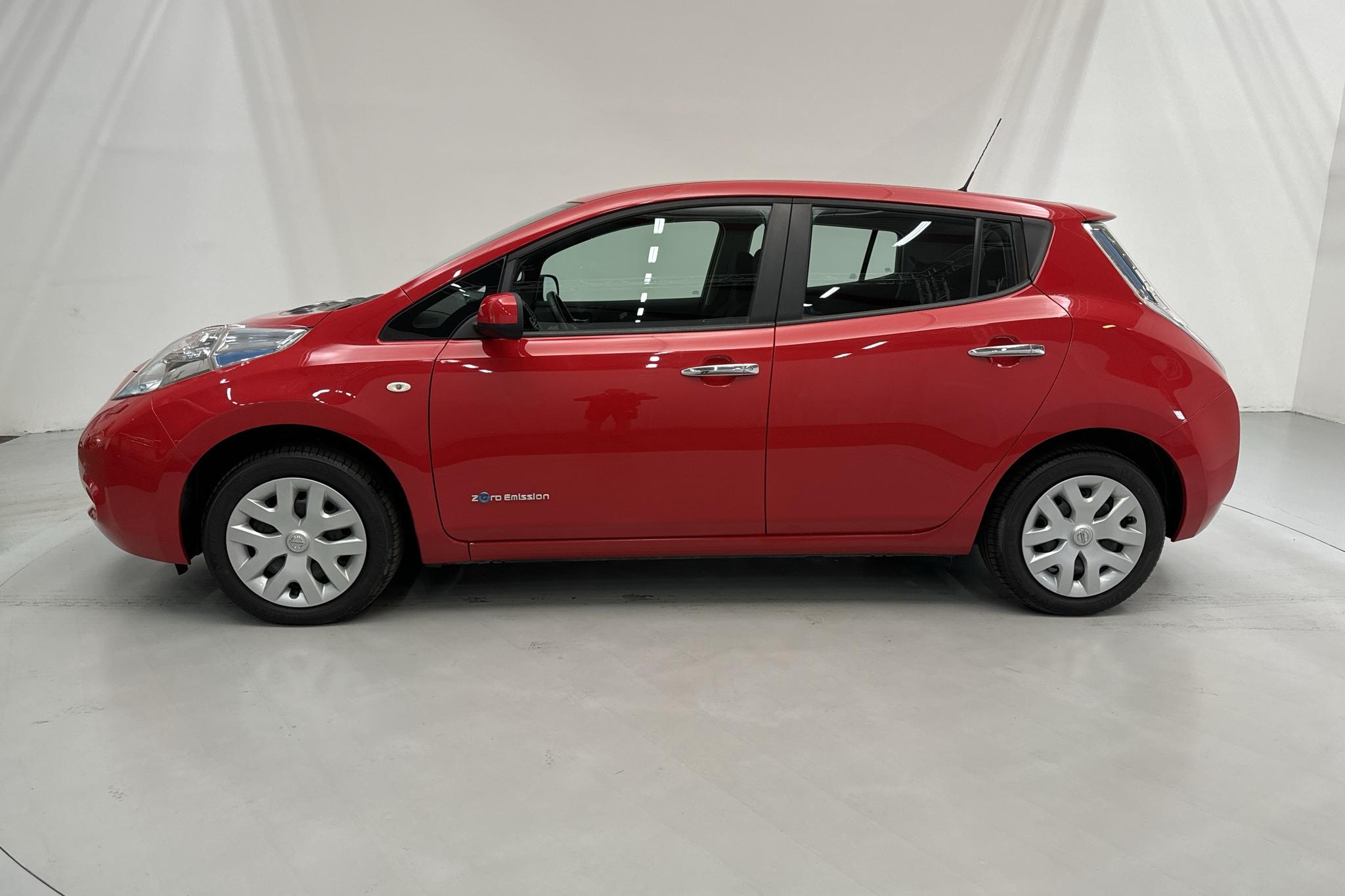 Nissan LEAF 5dr (109hk) - 13 560 km - Automatic - red - 2017