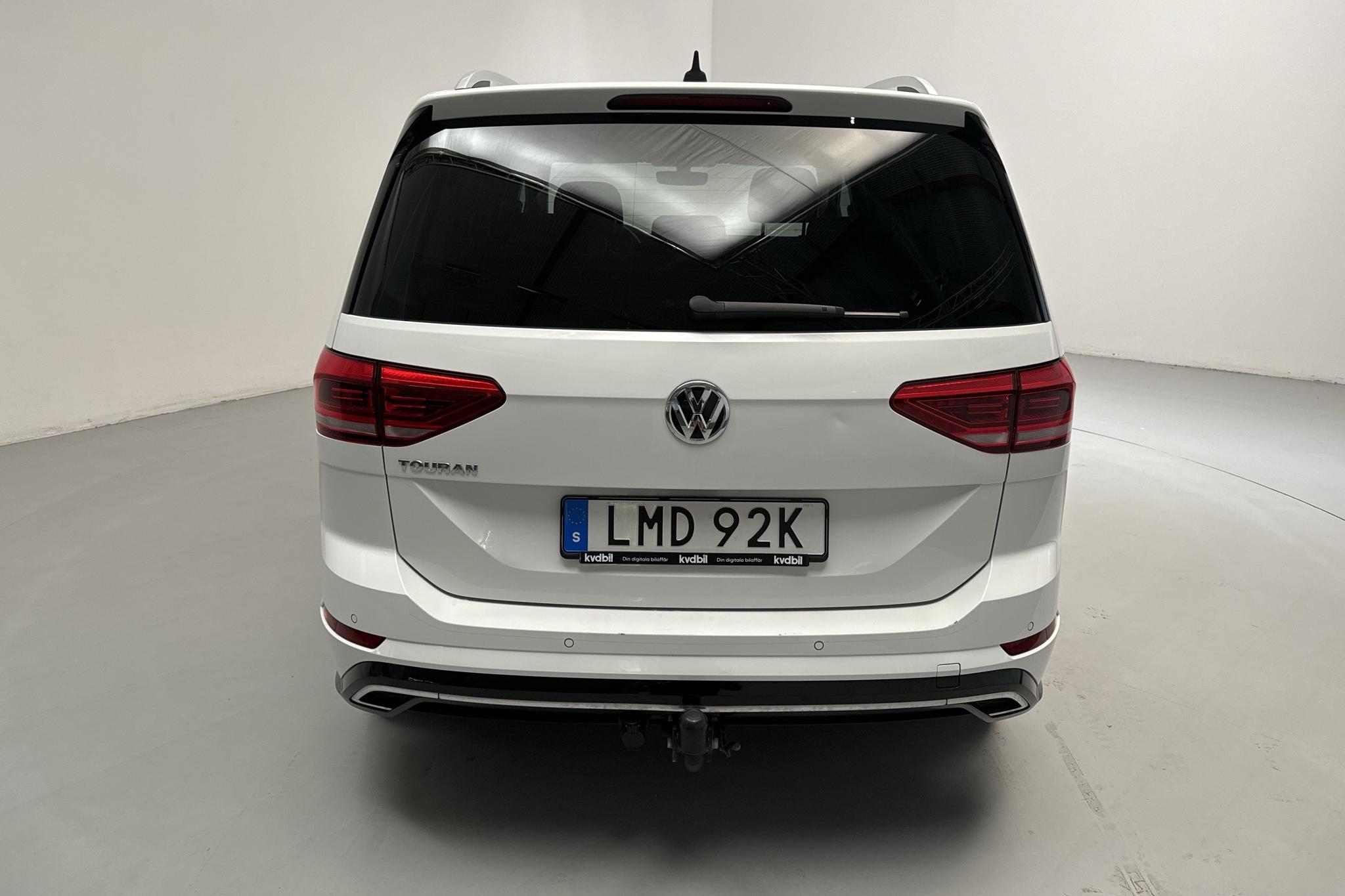 VW Touran 1.5 TSI (150hk) - 5 941 mil - Automat - vit - 2020