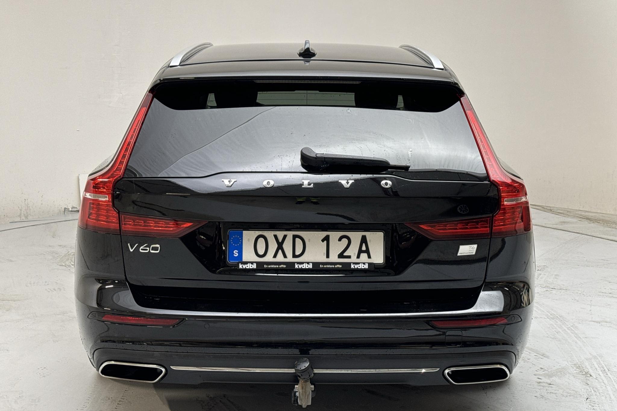 Volvo V60 T6 AWD Twin Engine (340hk) - 7 593 mil - Automat - svart - 2022