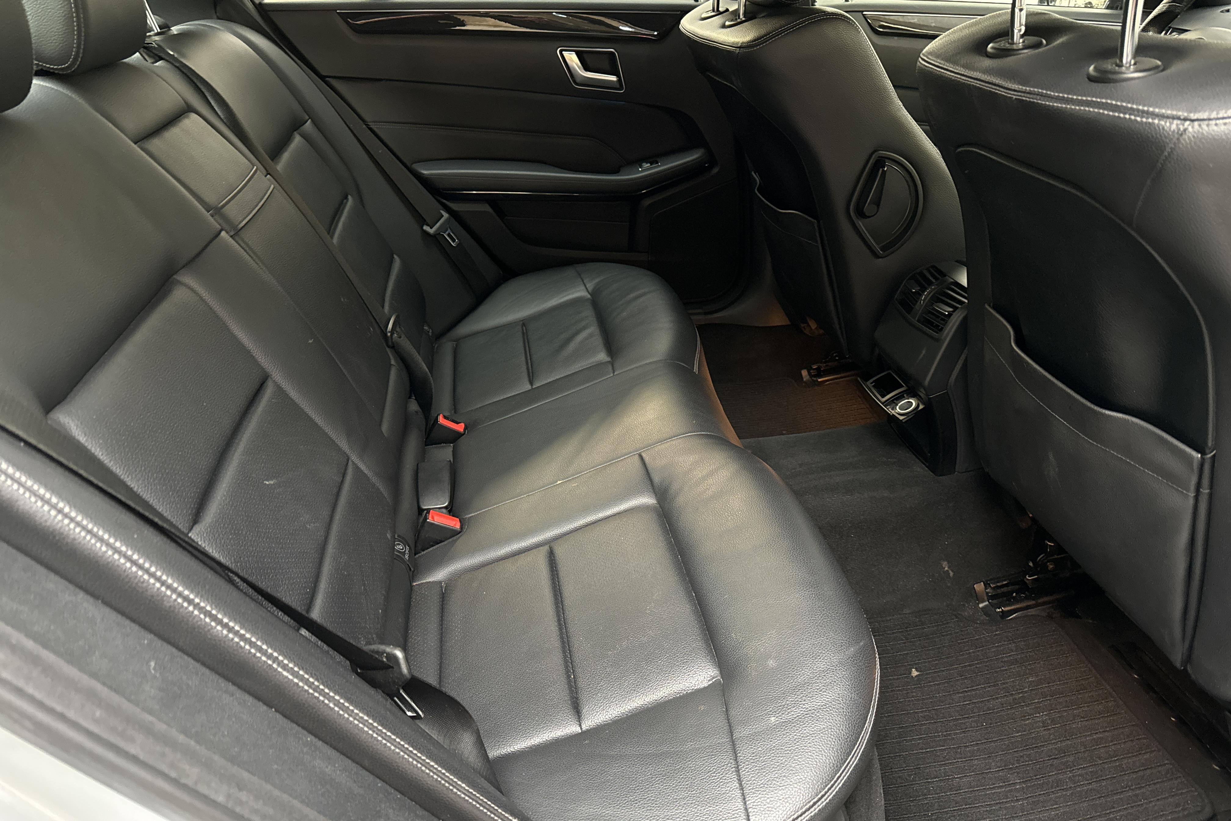 Mercedes E 220 CDI W212 (170hk) - 191 520 km - Automaatne - hõbe - 2013