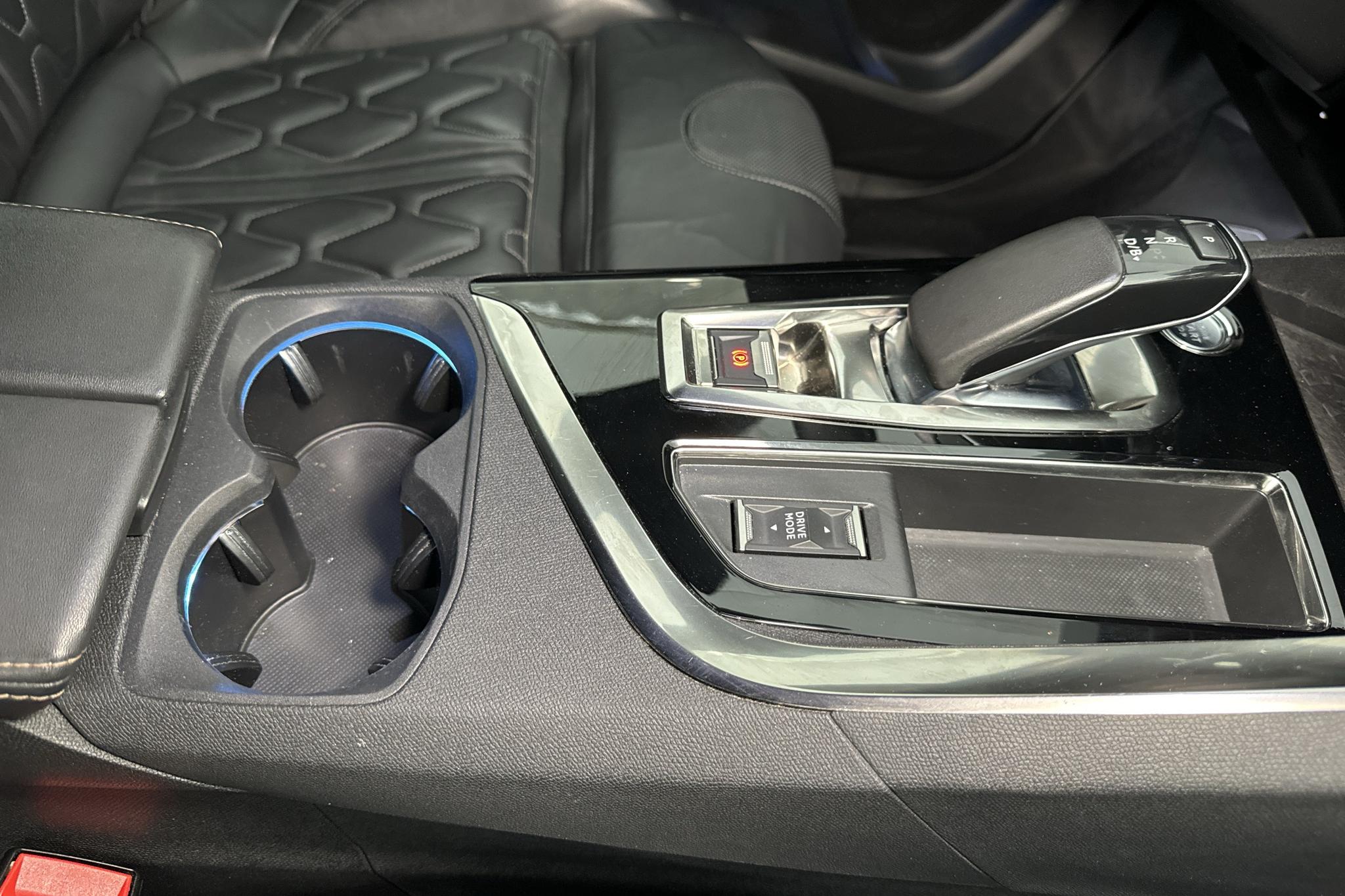 Peugeot 3008 1.6 Plug-in Hybrid (225hk) - 66 710 km - Automaattinen - valkoinen - 2020