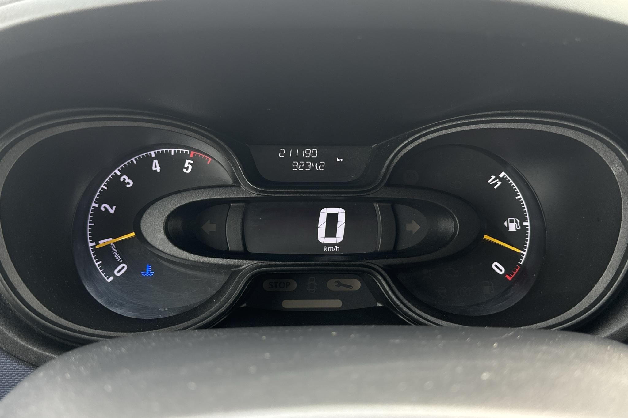 Opel Vivaro 1.6 CDTI (120hk) - 211 190 km - Käsitsi - valge - 2016