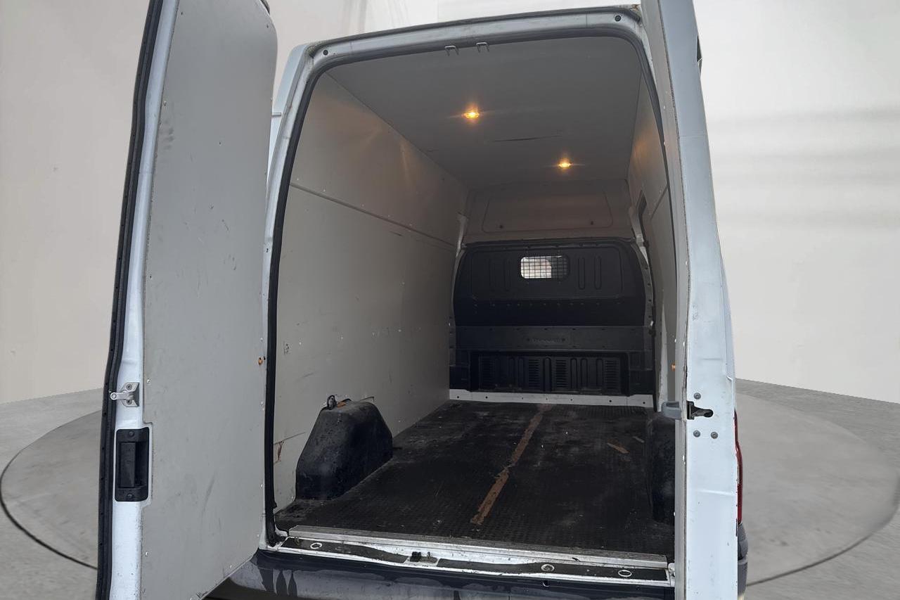 Ford Transit 350 2.2 TDCi Skåp (125hk) - 180 410 km - Käsitsi - valge - 2013