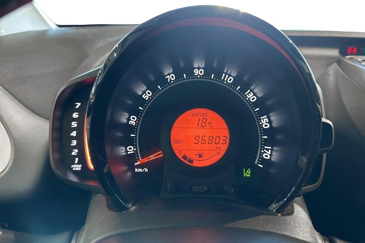 Toyota Aygo 1.0 5dr (72hk) - 96 800 km - Manuaalinen - valkoinen - 2021