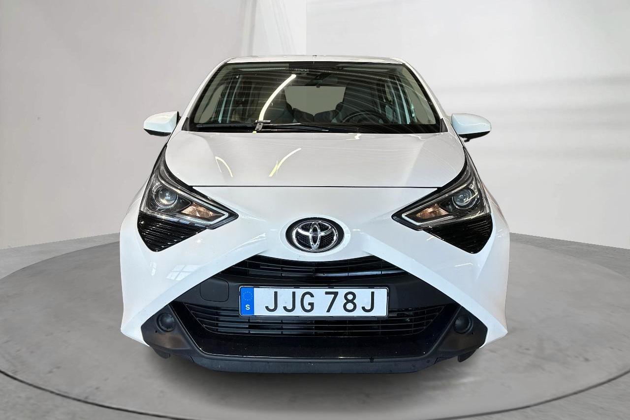 Toyota Aygo 1.0 5dr (72hk) - 9 680 mil - Manuell - vit - 2021