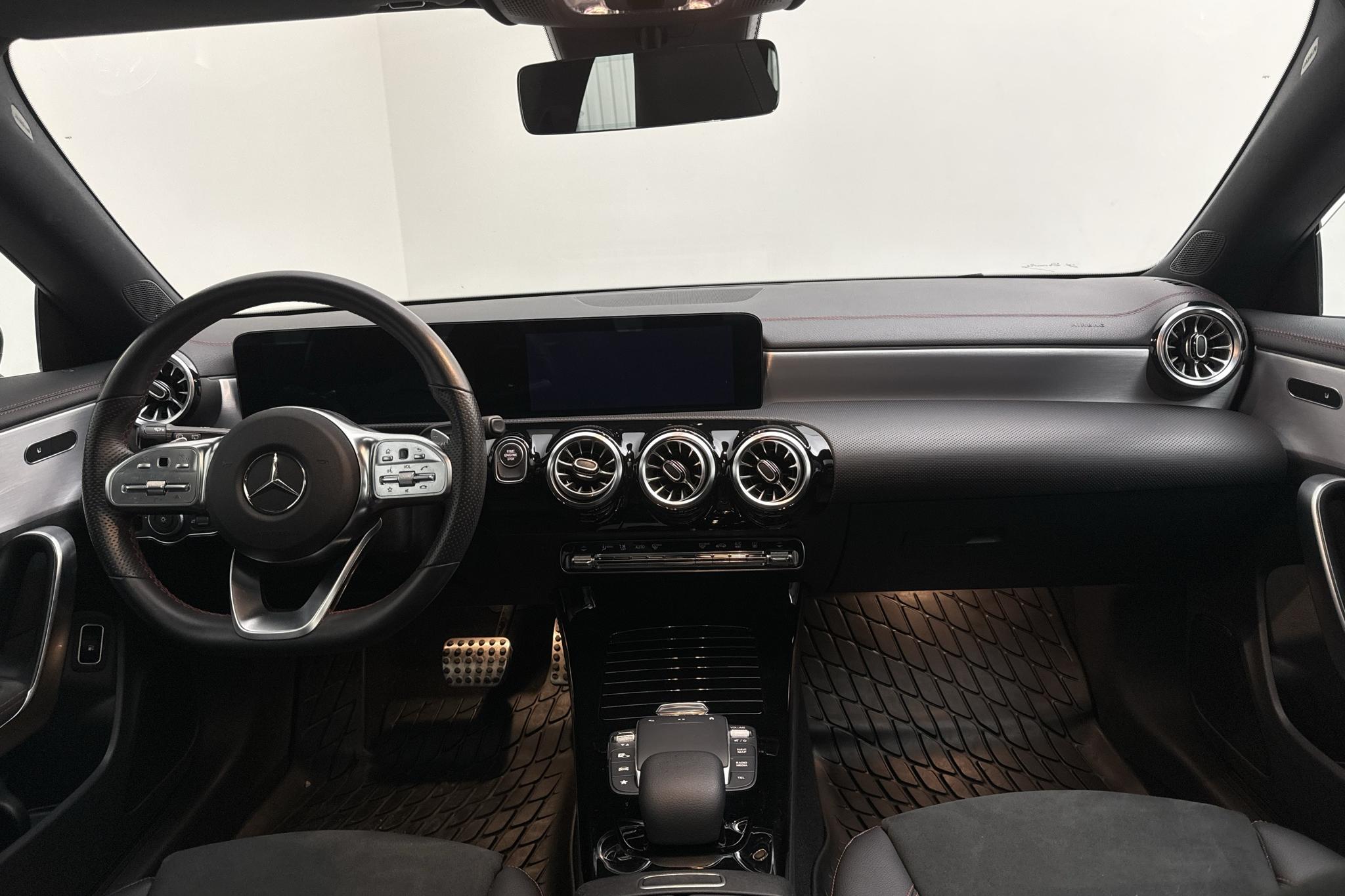 Mercedes CLA 250 e Shooting Brake X118 (218hk) - 33 260 km - Automatyczna - czarny - 2021