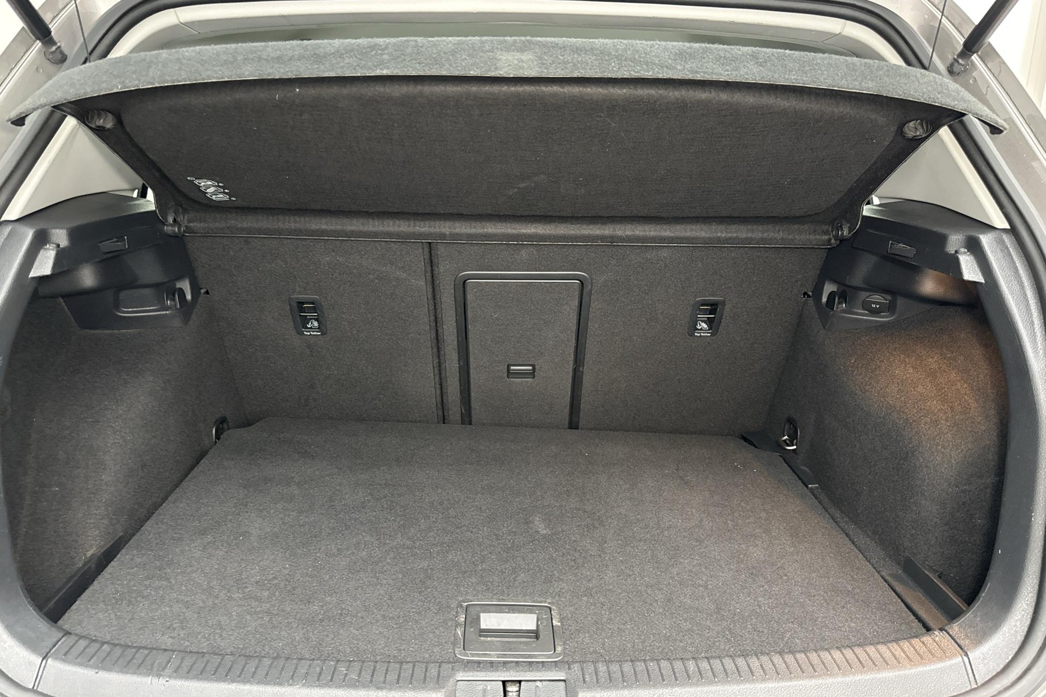 VW Golf VII 1.2 TSI 5dr (105hk) - 125 390 km - Manual - gray - 2014
