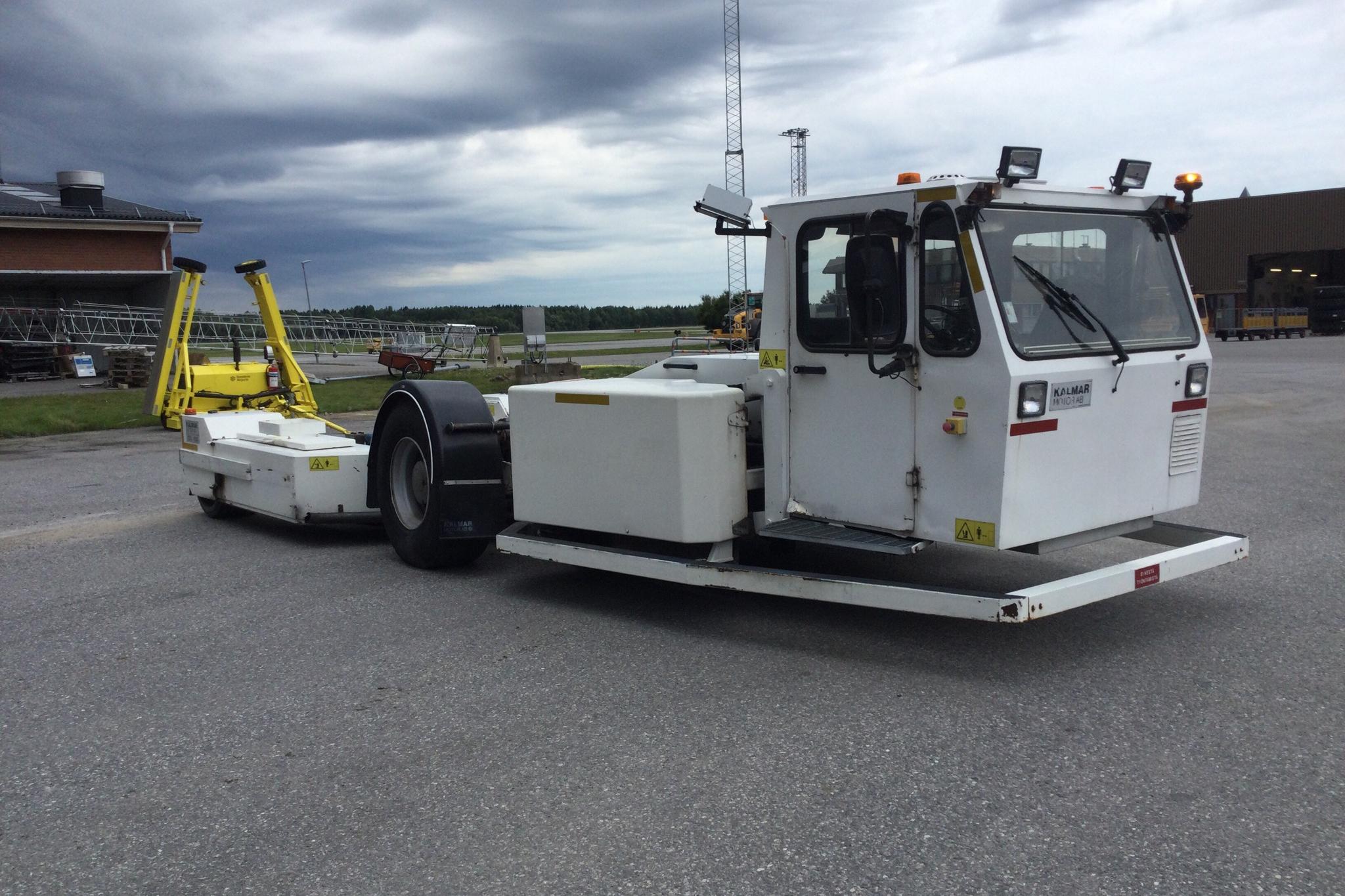 Kalmar TBL 190 Push back traktor -  - 2001