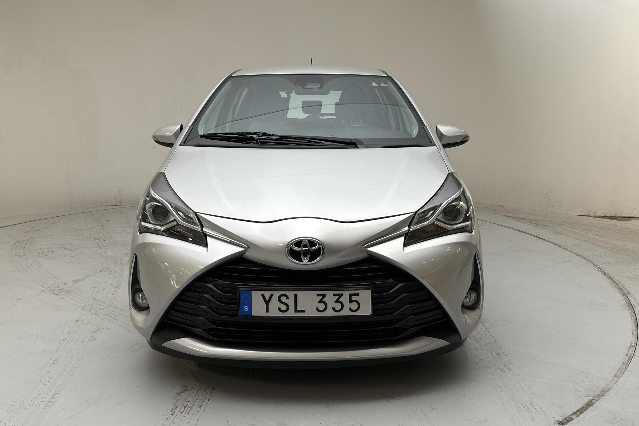 Toyota Yaris 1.5 5dr (111hk) - 42 840 km - Automatyczna - srebro - 2019