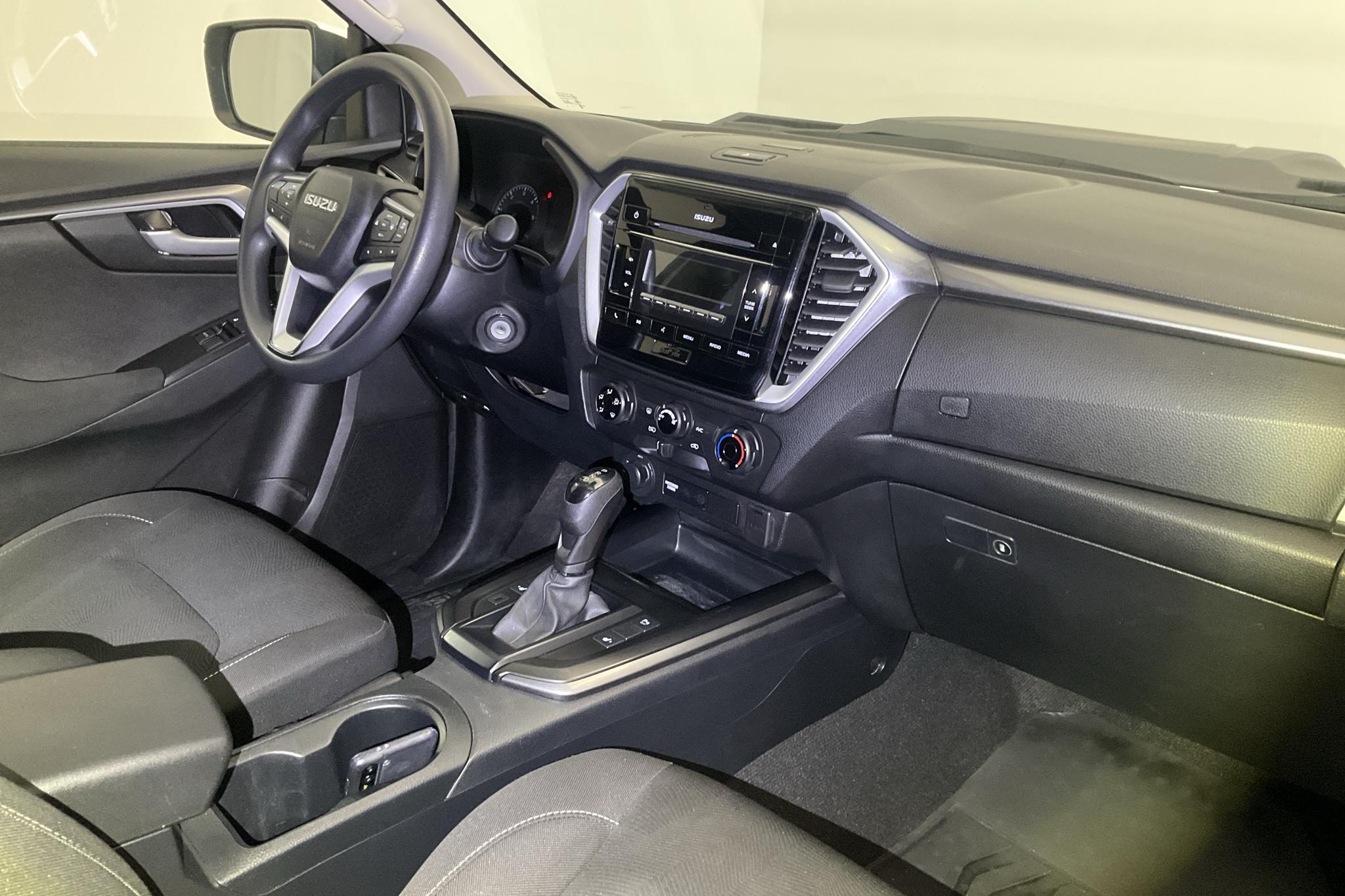 Isuzu D-MAX 1.9 DDI 4WD (163hk) - 28 360 km - Automatyczna - biały - 2020