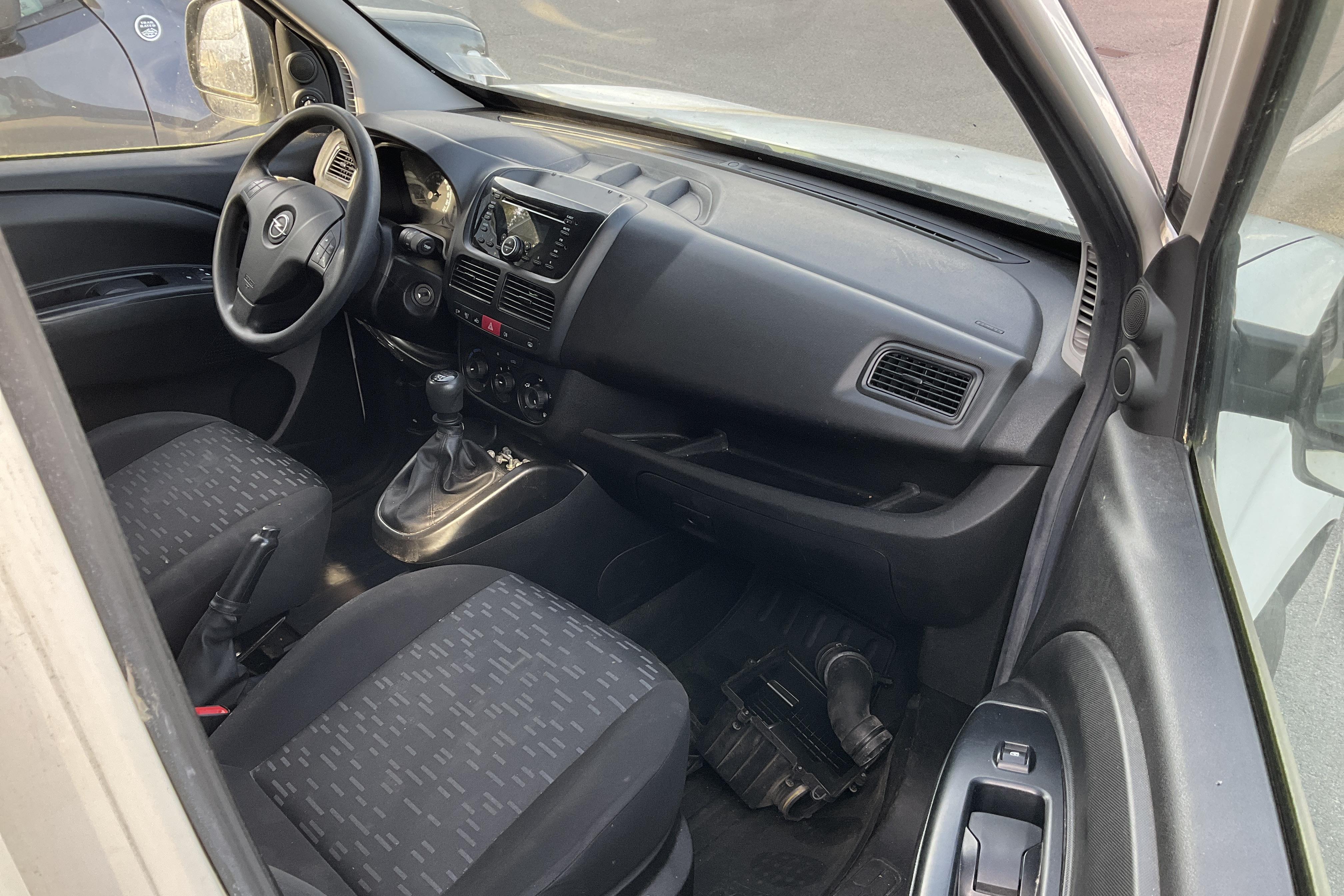 Opel Combo 1.6 CDTI Skåp (105hk) - 0 km - Manualna - biały - 2018