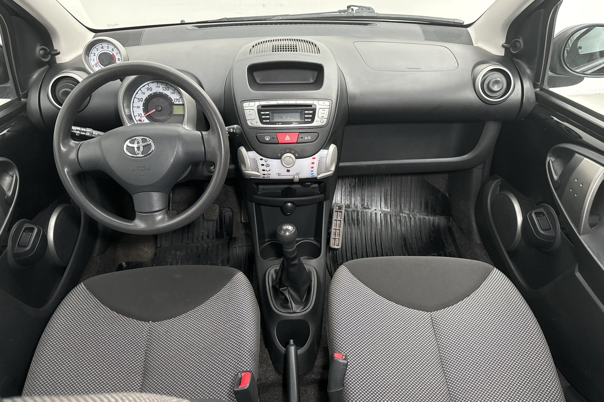 Toyota Aygo 1.0 VVT-i 5dr (68hk) - 90 660 km - Manual - black - 2014