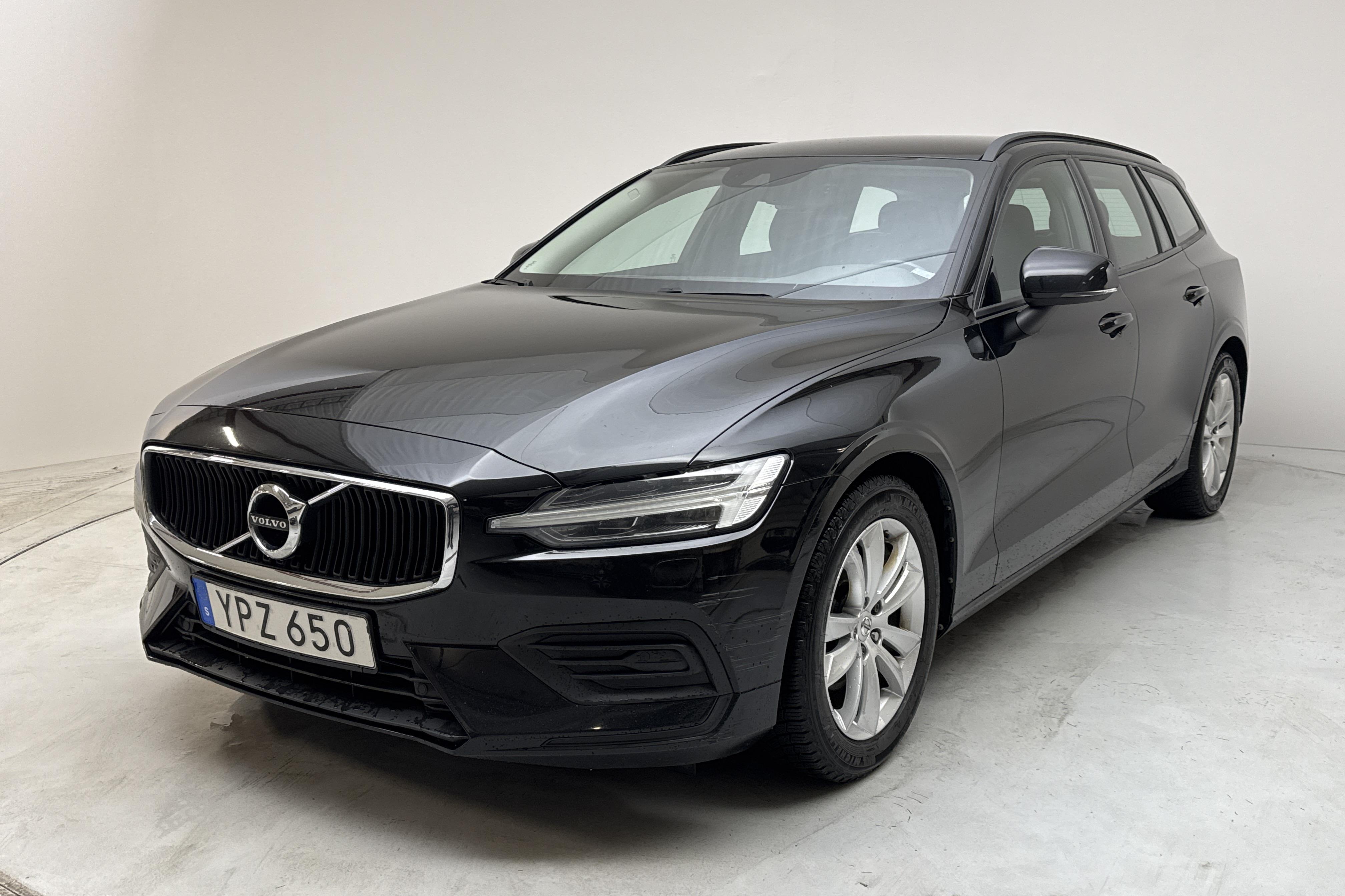 Volvo V60 D3 (150hk) - 199 820 km - Automatic - black - 2019